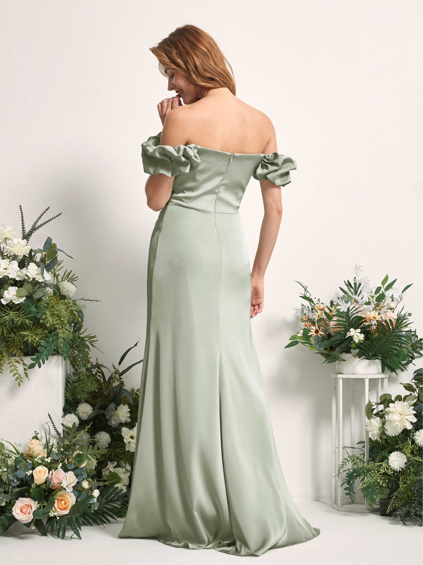 Carlyna Tubo Hasta el suelo Hombros caídos Vestido de dama de honor Verde Salvia #color_verde-salvia