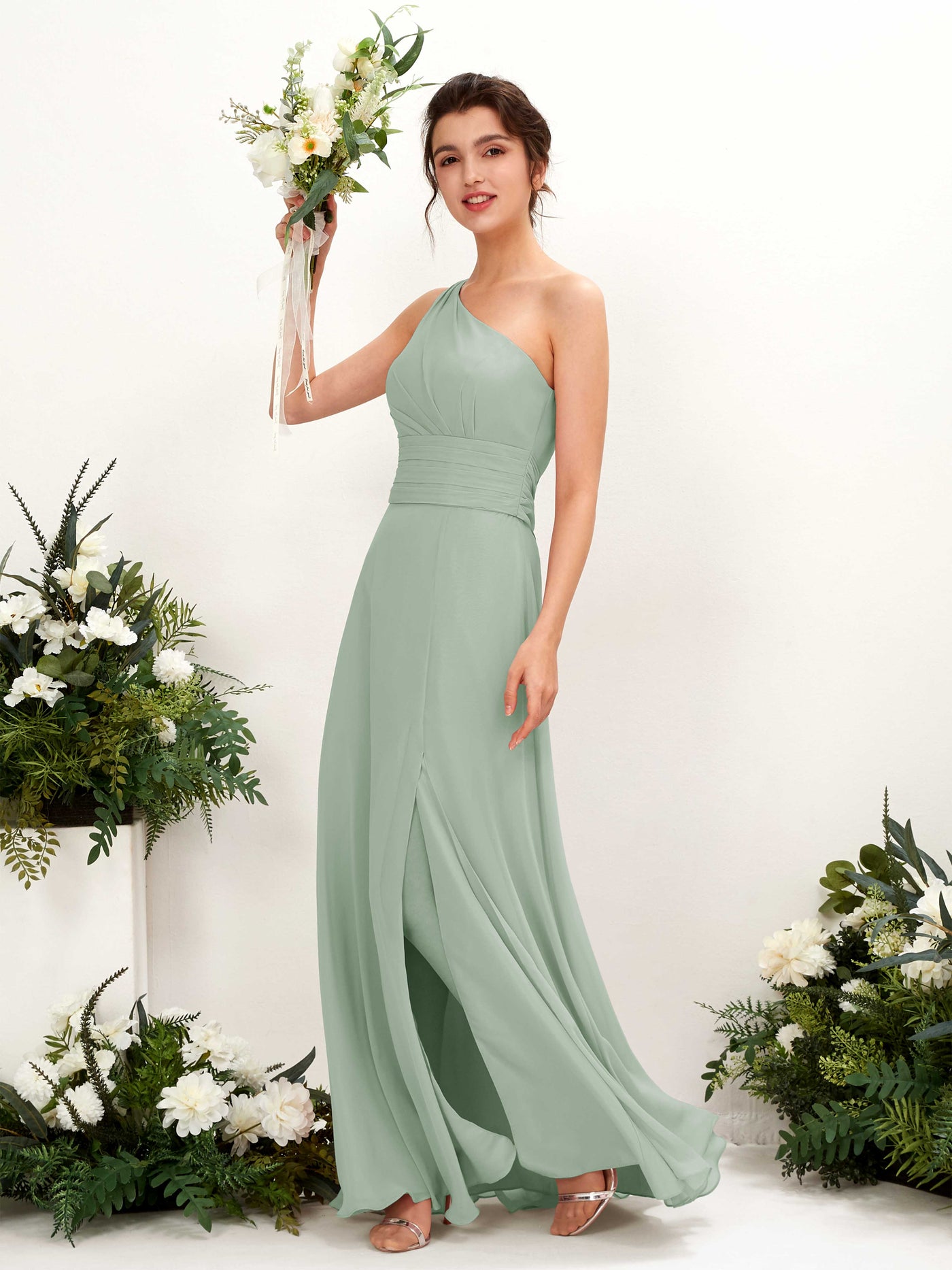 Carlyna Tubo Hasta el suelo Un Hombre con Hendidura de pierna Gasa Vestidos de dama de honor Verde Salvia #color_verde-salvia