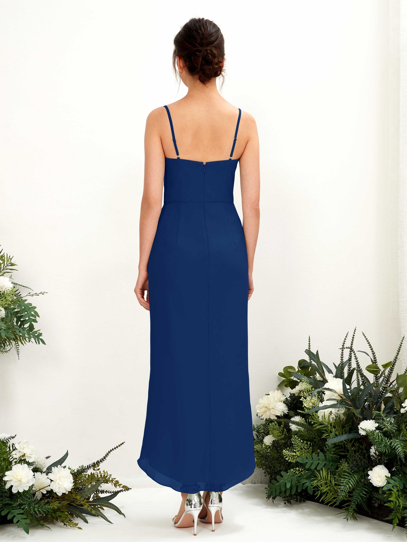 Carlyna Tubo Hasta la tibia Escote en V fruncido vestido de dama de honor Azul Real #color_azul-real