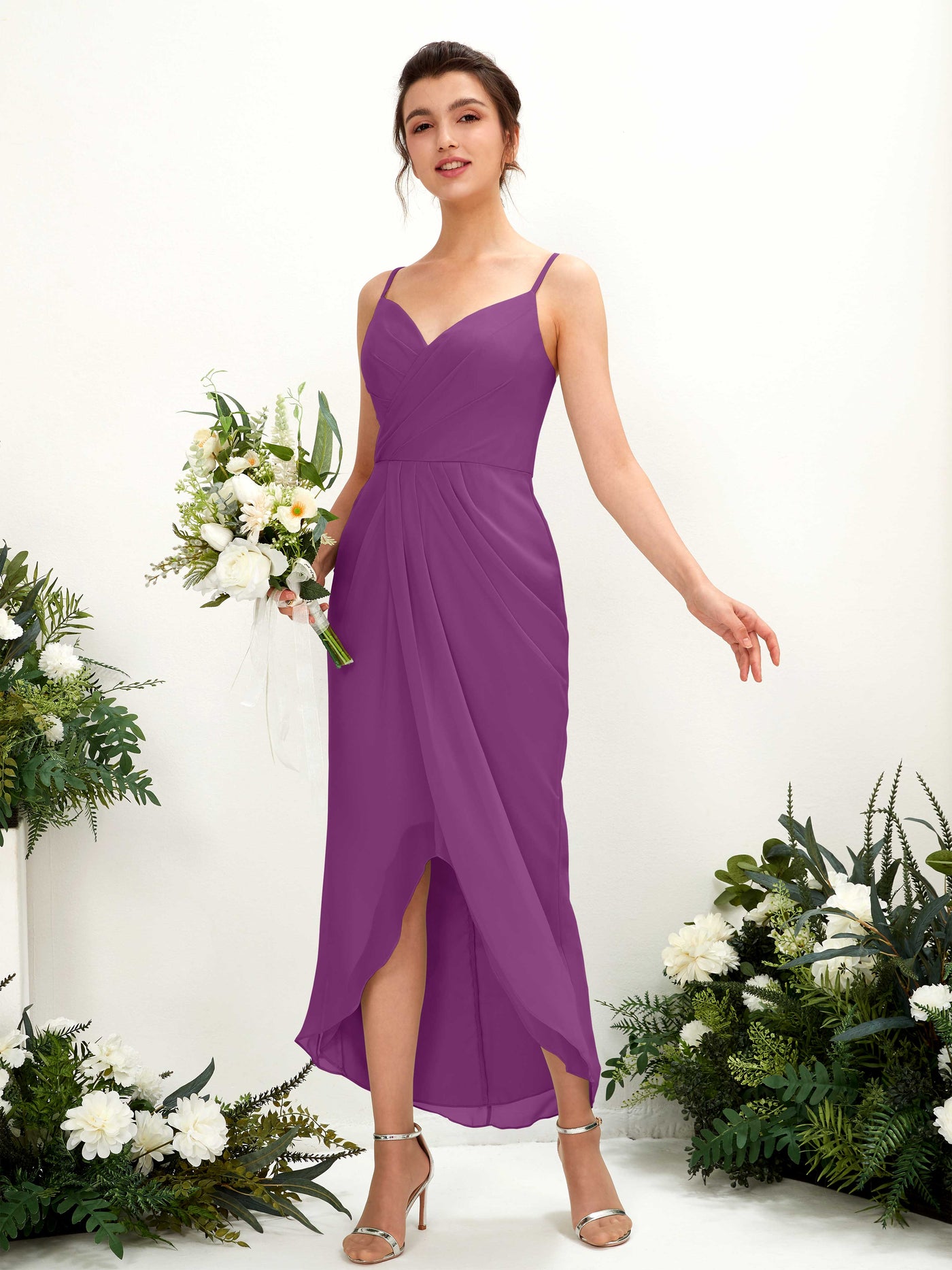 Carlyna Tubo Hasta la tibia Escote en V fruncido vestido de dama de honor Púrpura #color_p-rpura
