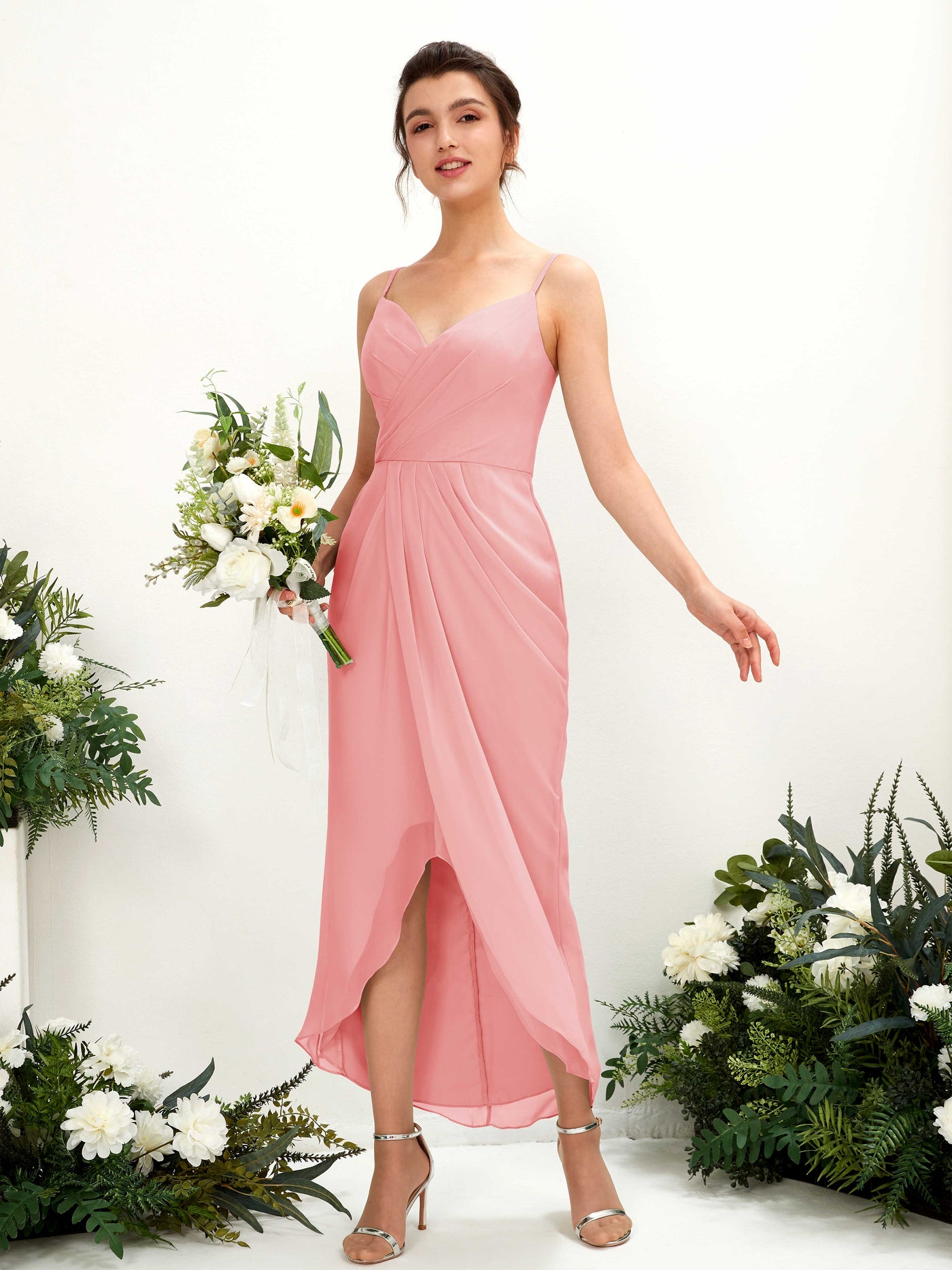 Carlyna Tubo Hasta la tibia Escote en V fruncido vestido de dama de honor Rosa Ballet #color_rosa-ballet