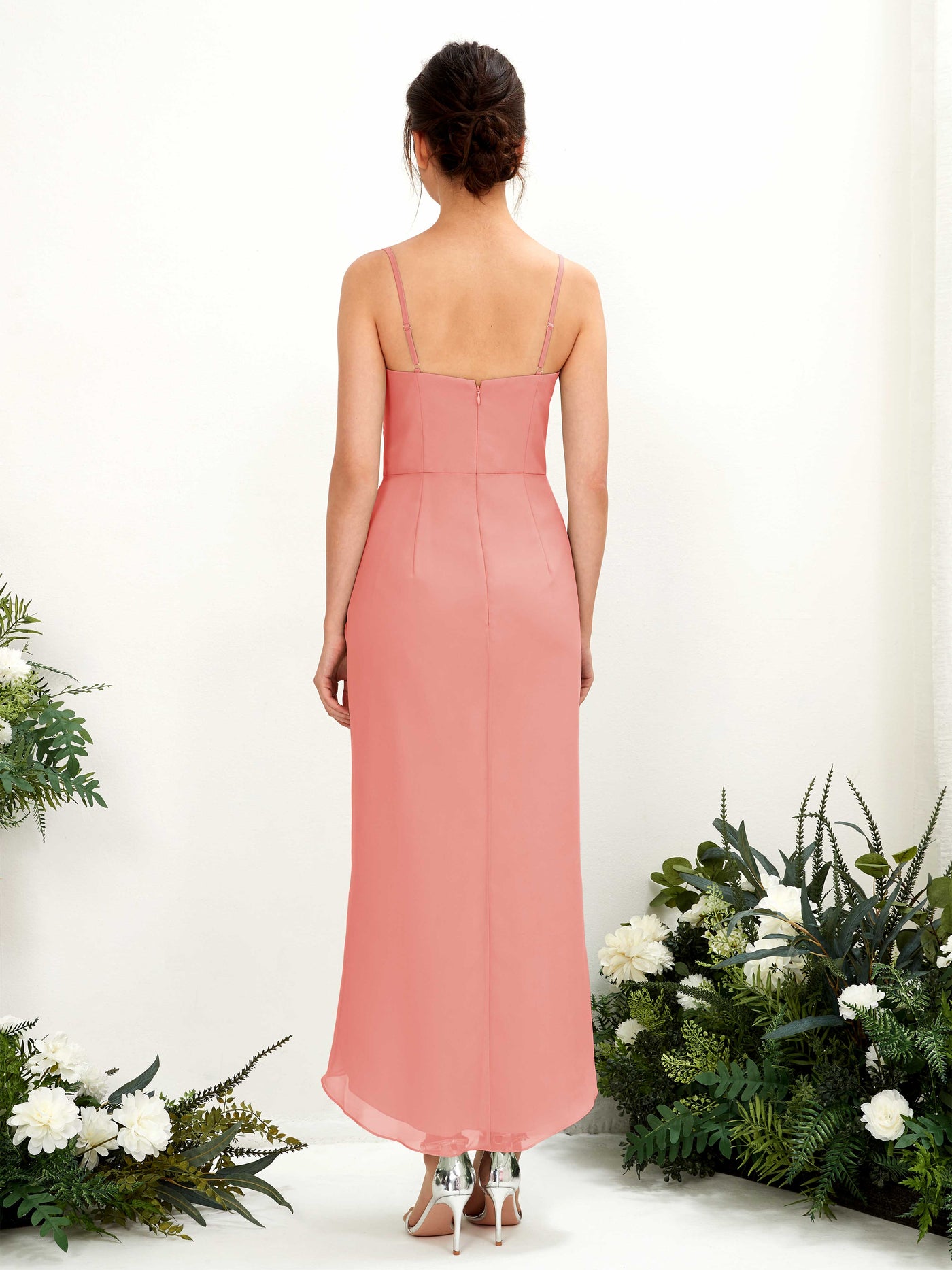 Carlyna Tubo Hasta la tibia Escote en V fruncido vestido de dama de honor Rosa Melocotón #color_rosa-melocot-n