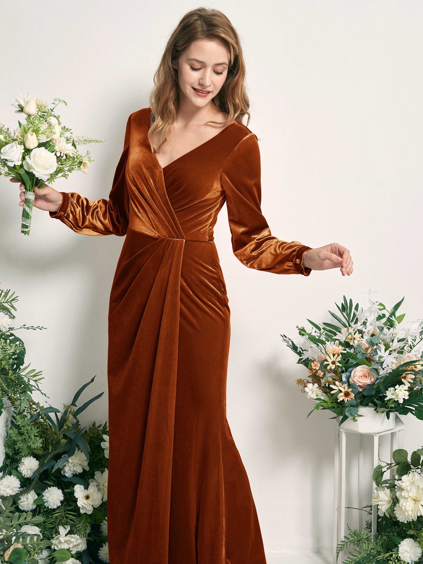 Carlyna Tubo Silueta Manga Larga Escote en V hasta el suelo vestido de dama de honor Naranja Burant #color_naranja-burant
