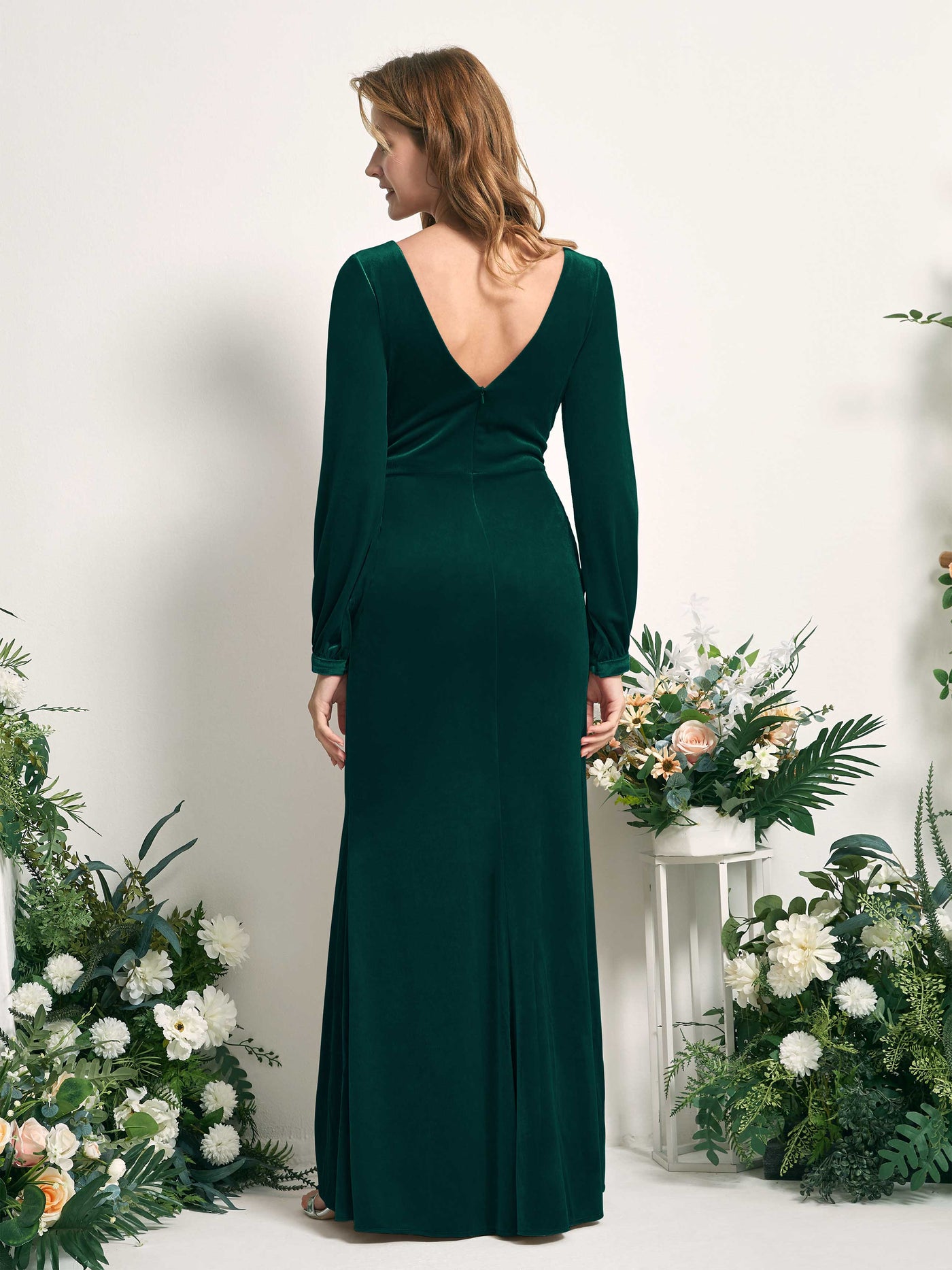 Carlyna Tubo Silueta Manga Larga Escote en V hasta el suelo vestido de dama de honor Verde Militer #color_verde-militer