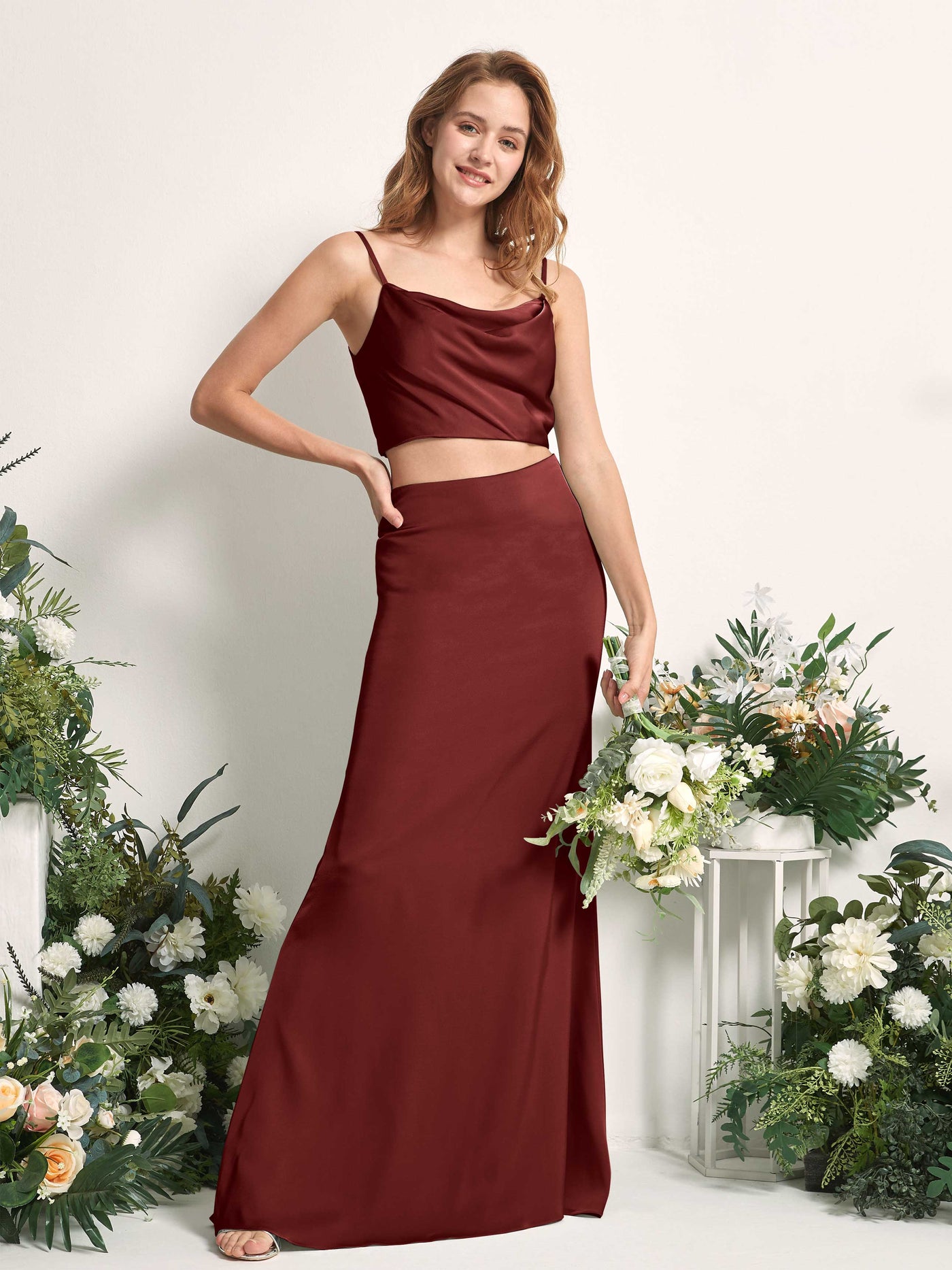 Carlyna Tubo Sirena Escote drapeado Hasta el suelo Vestidos de dama de honor Borgoña #color_borgo-a