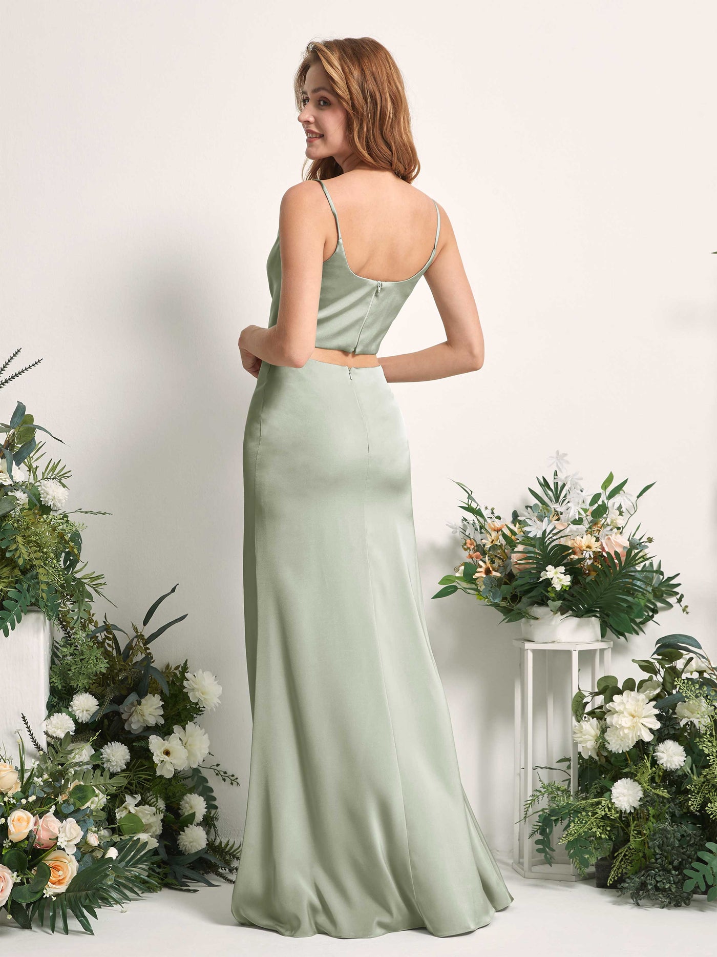 Carlyna Tubo Sirena Escote drapeado Hasta el suelo Vestidos de dama de honor Verde Salvia #color_verde-salvia