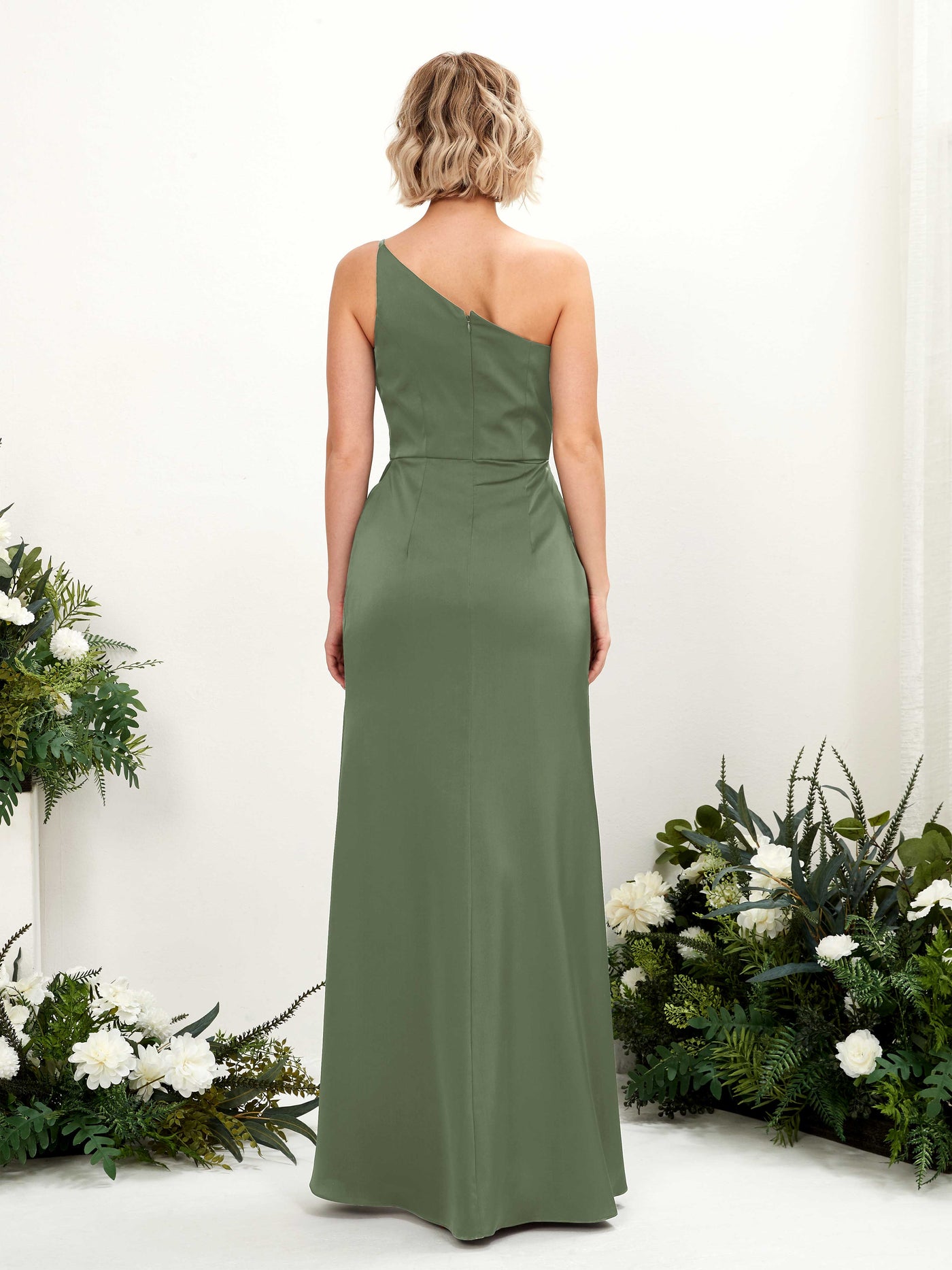 Carlyna Tubo Un Hombre Hasta el suelo Fruncido Vestidos de dama de honor Verde Oliva #color_verde-oliva