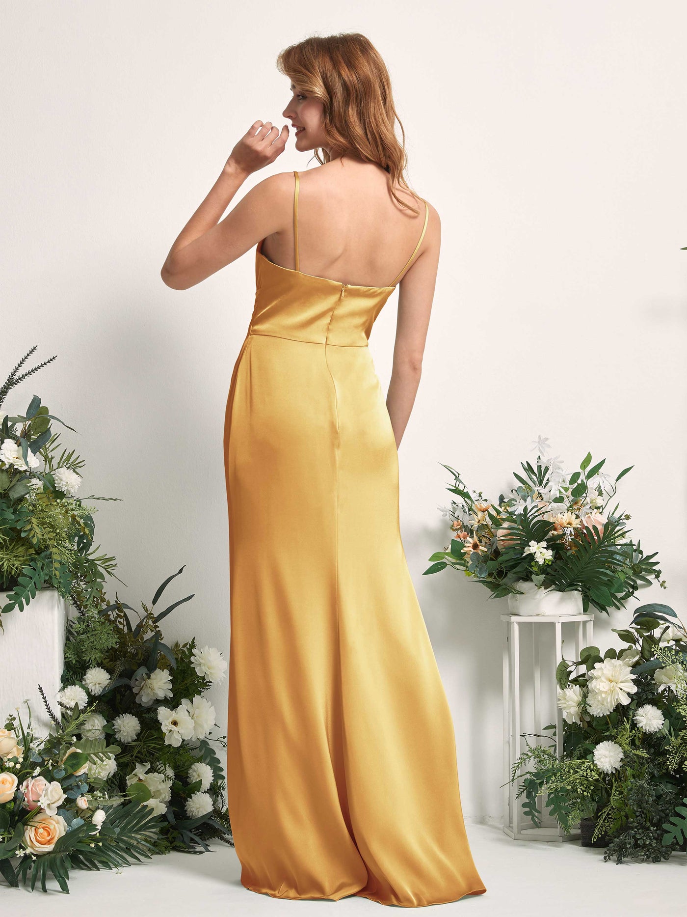 Carlyna Vestido corte trompeta/sirena Escote en V Hasta el suelo Satén para damas de honor Amarillo Canario #color_amarillo-canario