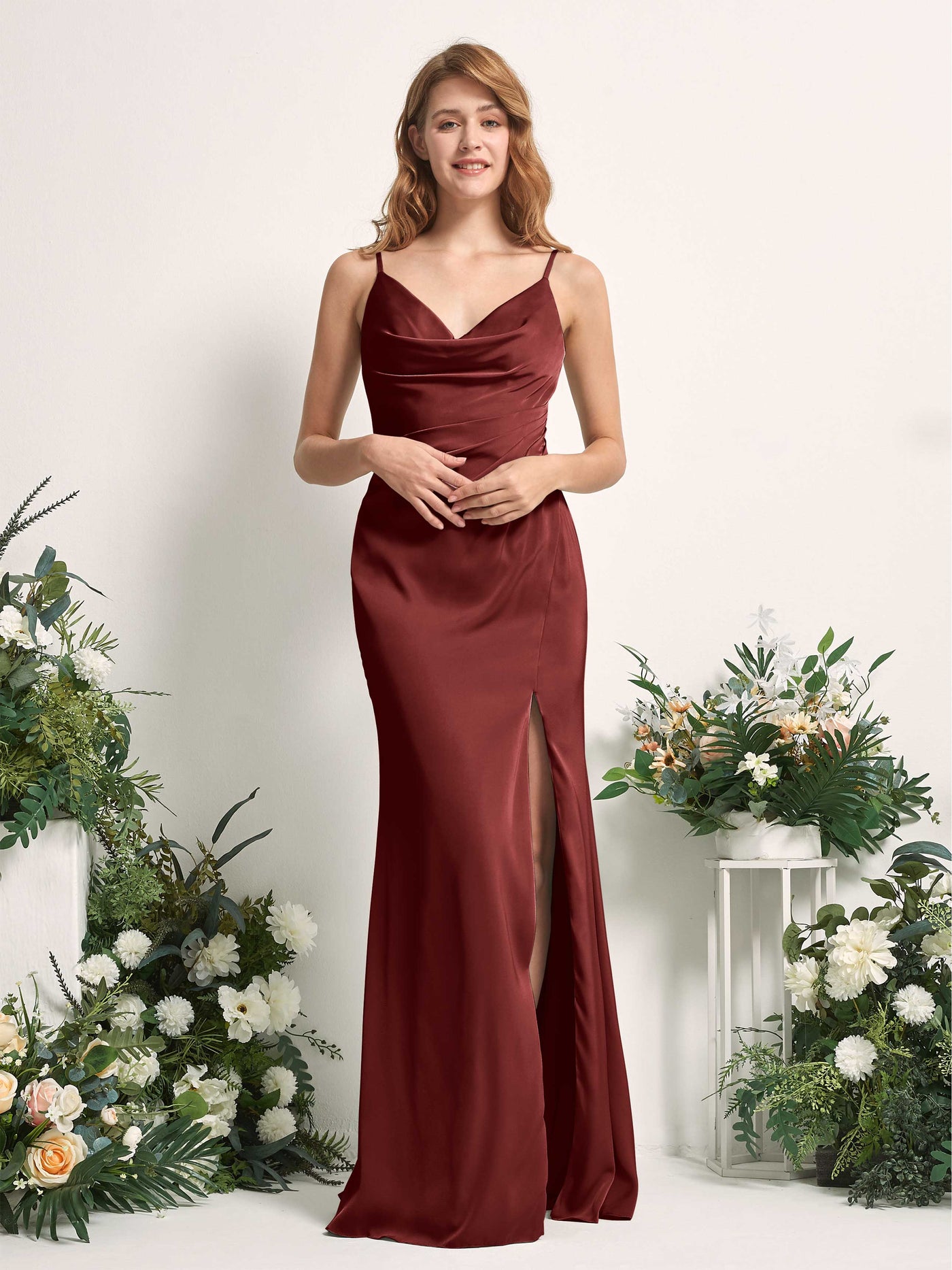 Carlyna Vestido corte trompeta/sirena Escote en V Hasta el suelo Satén para damas de honor Borgoña #color_borgo-a