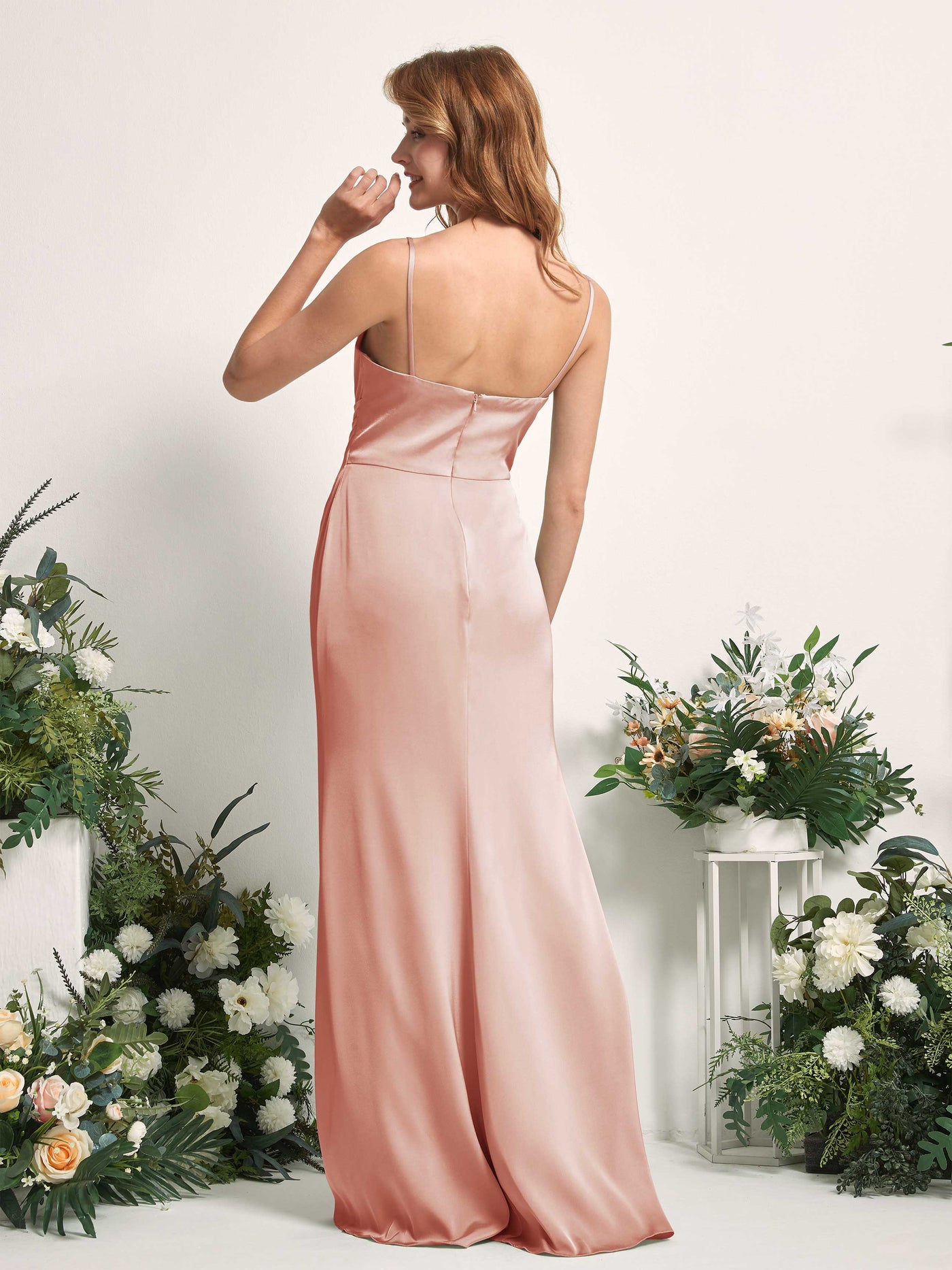 Carlyna Vestido corte trompeta/sirena Escote en V Hasta el suelo Satén para damas de honor Cantalupo #color_cantalupo