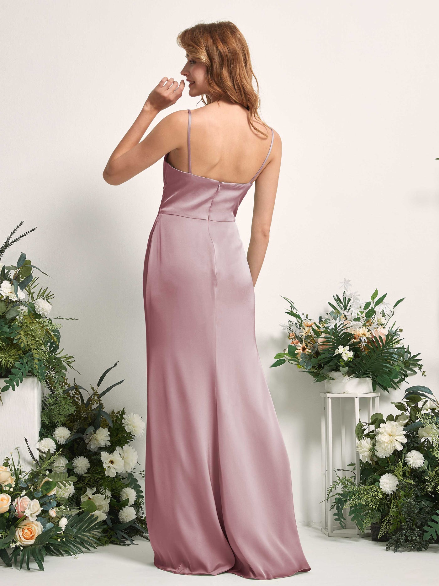 Carlyna Vestido corte trompeta/sirena Escote en V Hasta el suelo Satén para damas de honor Cuarzo Rosa #color_cuarzo-rosa