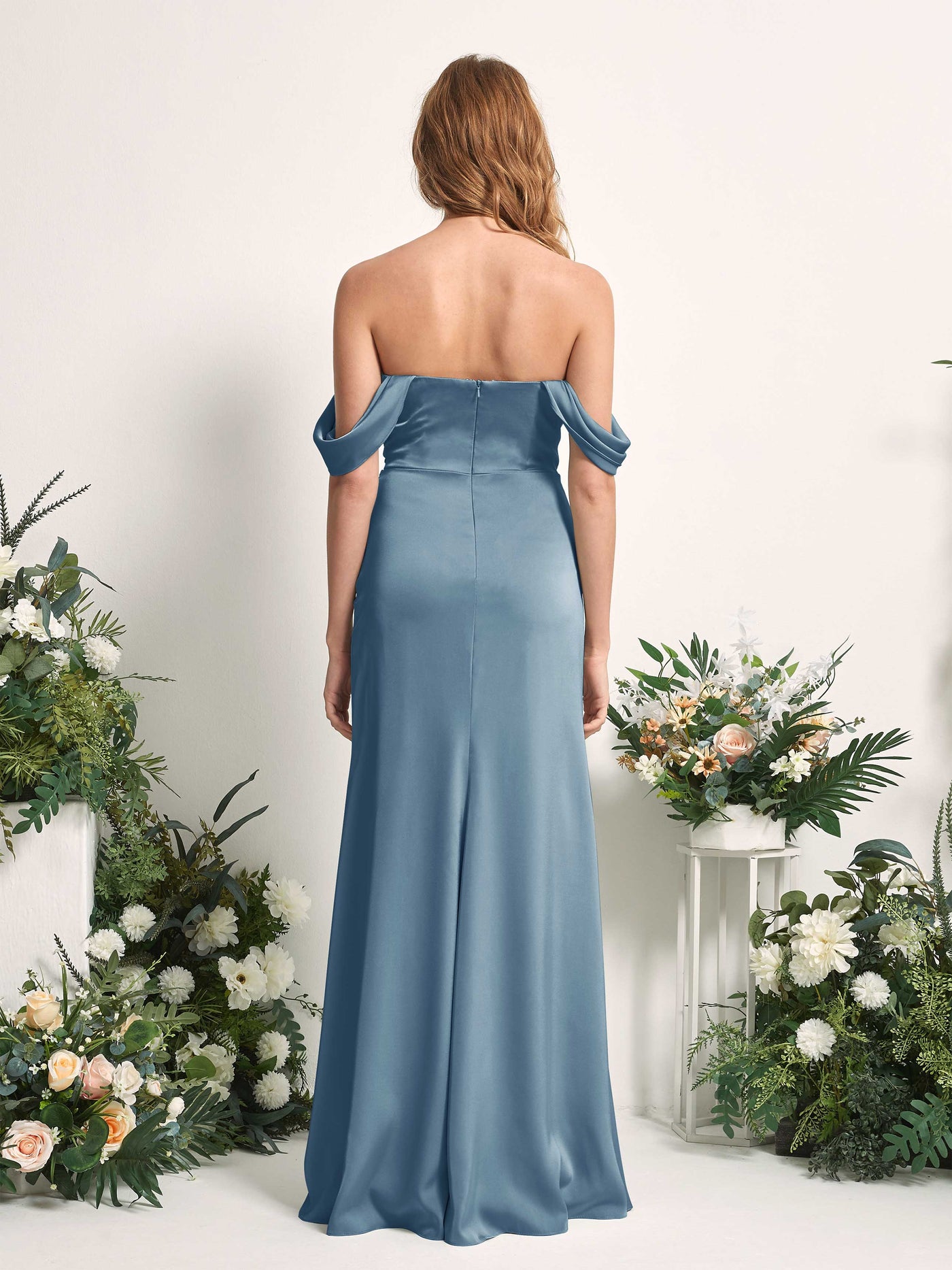 Carlyna Vestido dama de honor corte trompeta hombros caídos fruncido hasta el suelo Azul Tinta #color_azul-tinta