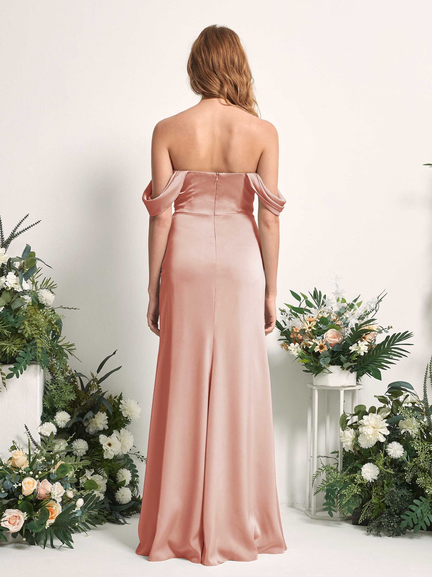 Carlyna Vestido dama de honor corte trompeta hombros caídos fruncido hasta el suelo Cantalupo #color_cantalupo