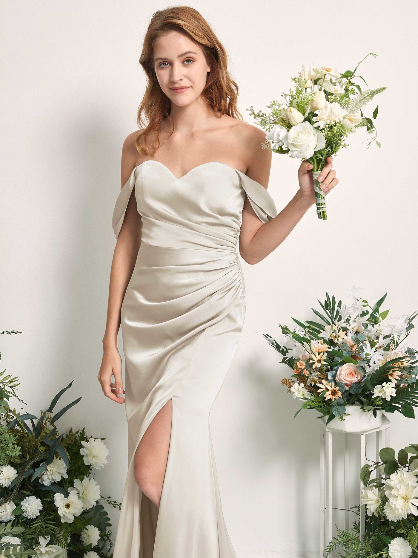 Carlyna Vestido dama de honor corte trompeta hombros caídos fruncido hasta el suelo Champán #color_champ-n