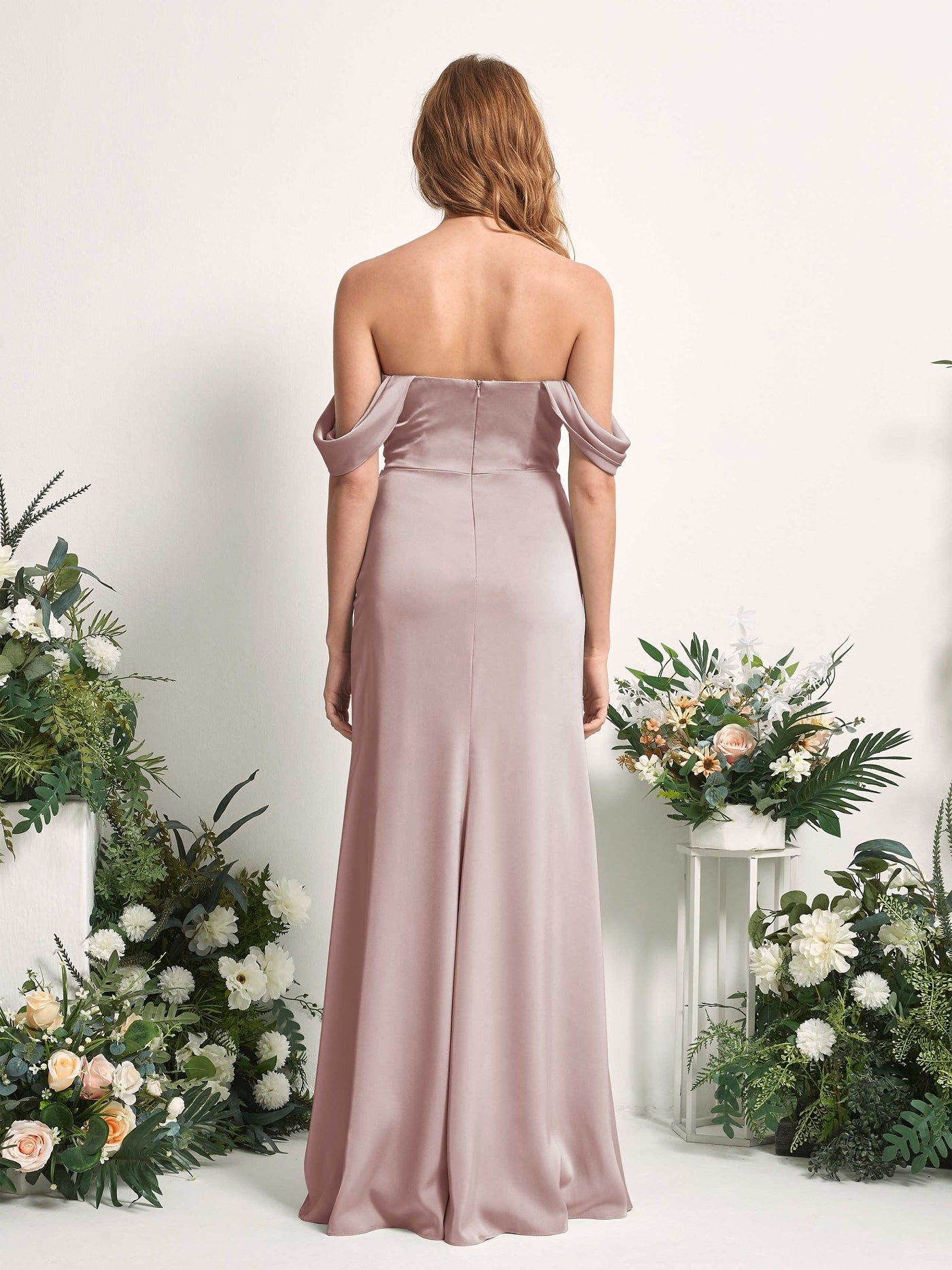 Carlyna Vestido dama de honor corte trompeta hombros caídos fruncido hasta el suelo Rosa Polvorienta #color_rosa-polvorienta