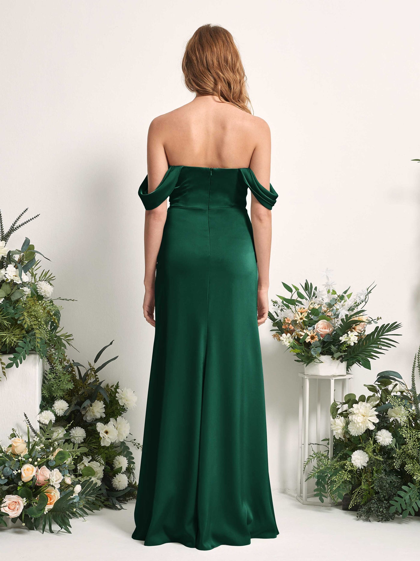 Carlyna Vestido dama de honor corte trompeta hombros caídos fruncido hasta el suelo Verde Militer #color_verde-militer