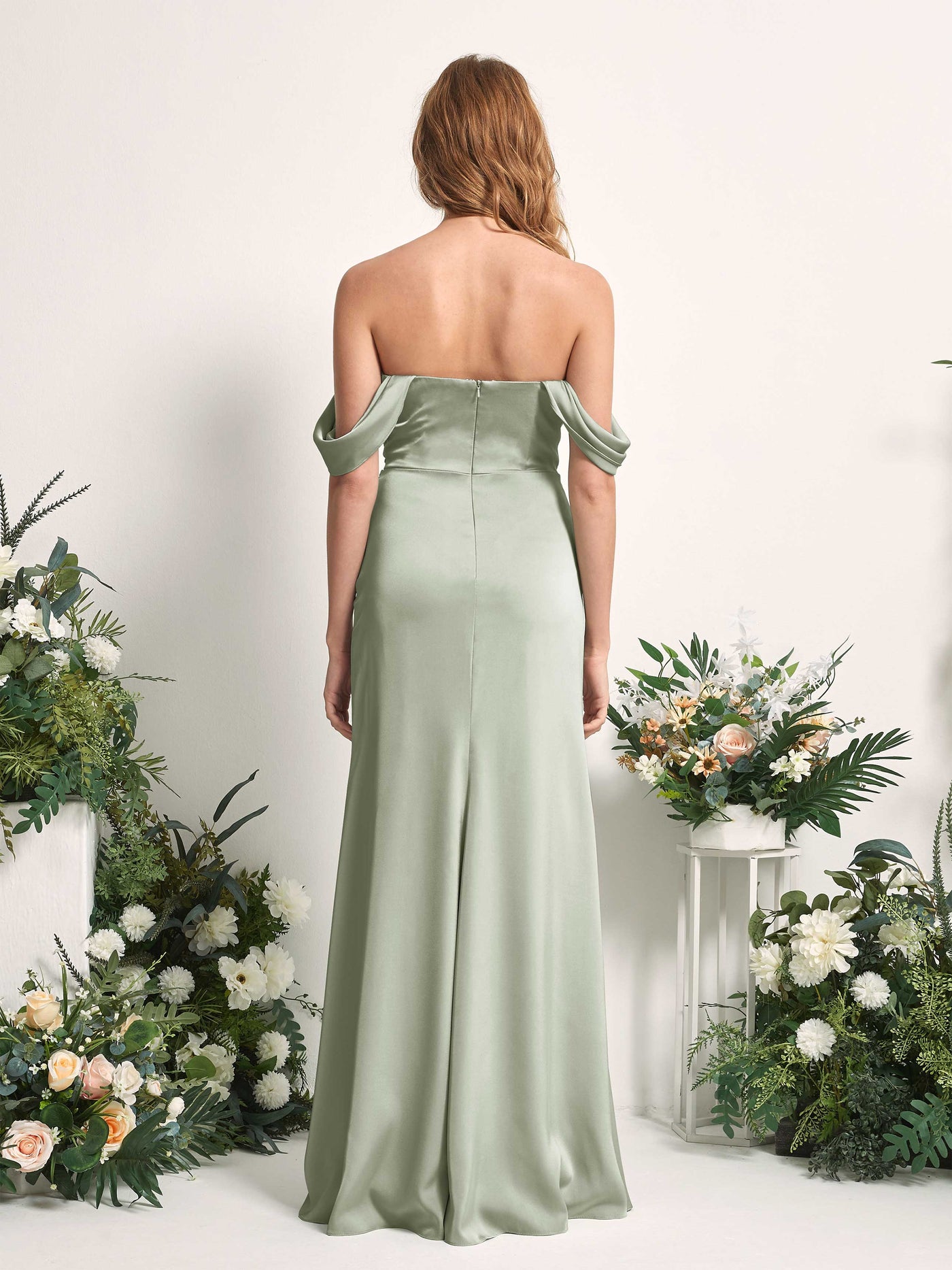 Carlyna Vestido dama de honor corte trompeta hombros caídos fruncido hasta el suelo Verde Salvia #color_verde-salvia