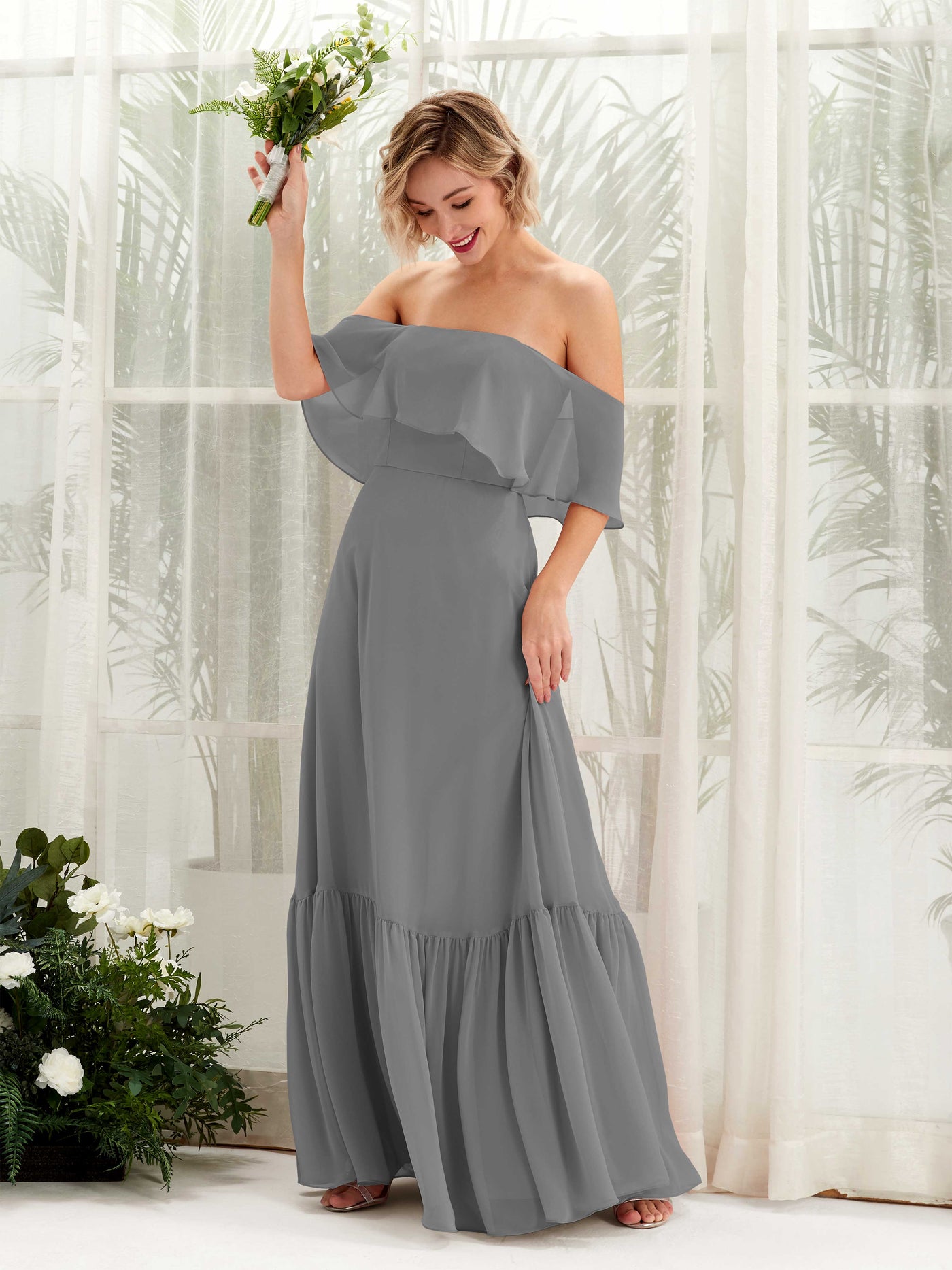 Carlyna Vestido dama de honor Línea A Hombros caídos Hasta el suelo Gasa Gris Acero #color_gris-acero