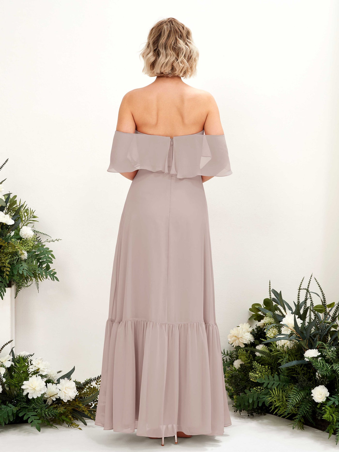 Carlyna Vestido dama de honor Línea A Hombros caídos Hasta el suelo Gasa Gris Pardo #color_gris-pardo