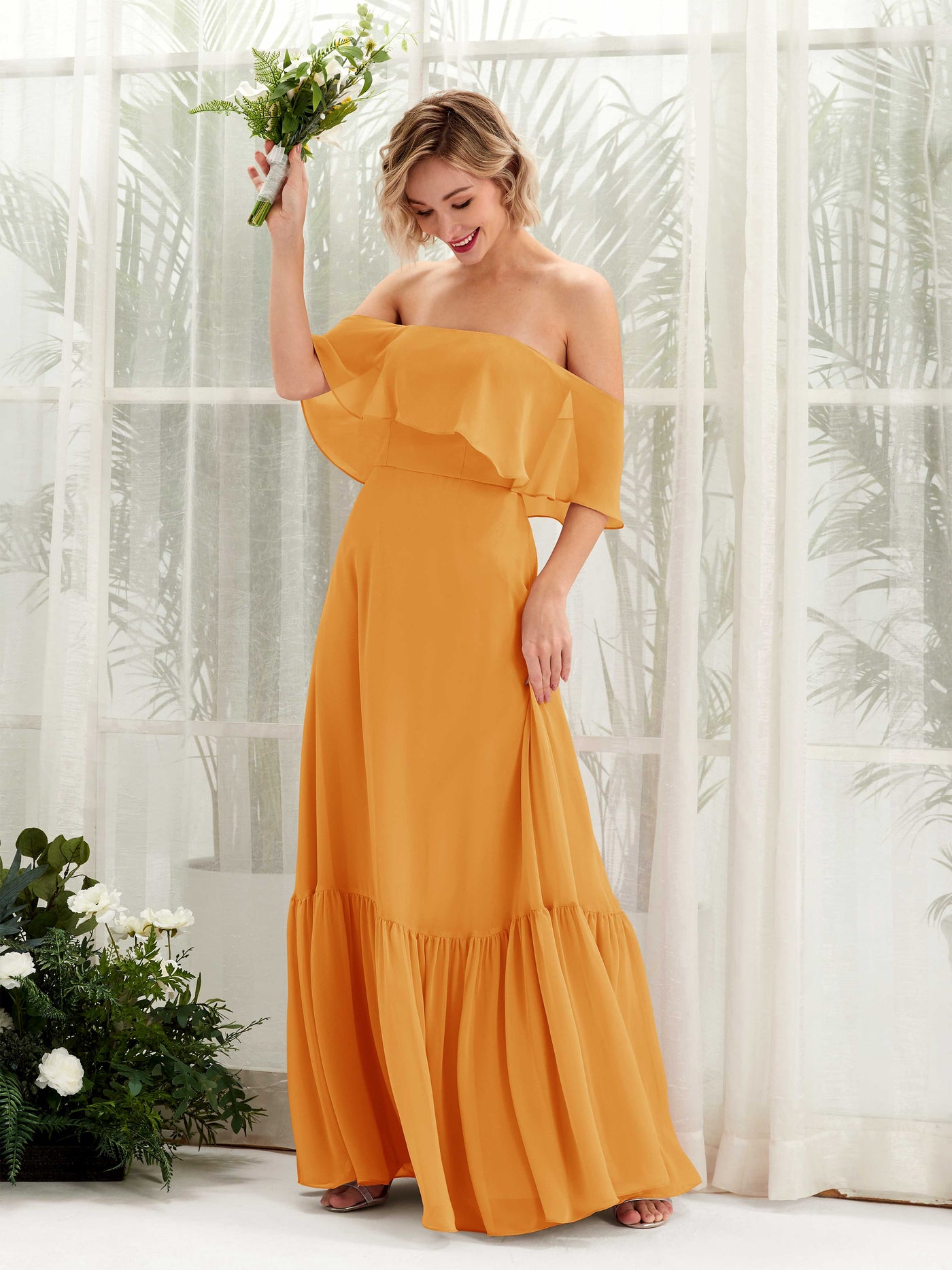 Carlyna Vestido dama de honor Línea A Hombros caídos Hasta el suelo Gasa Mango #color_mango
