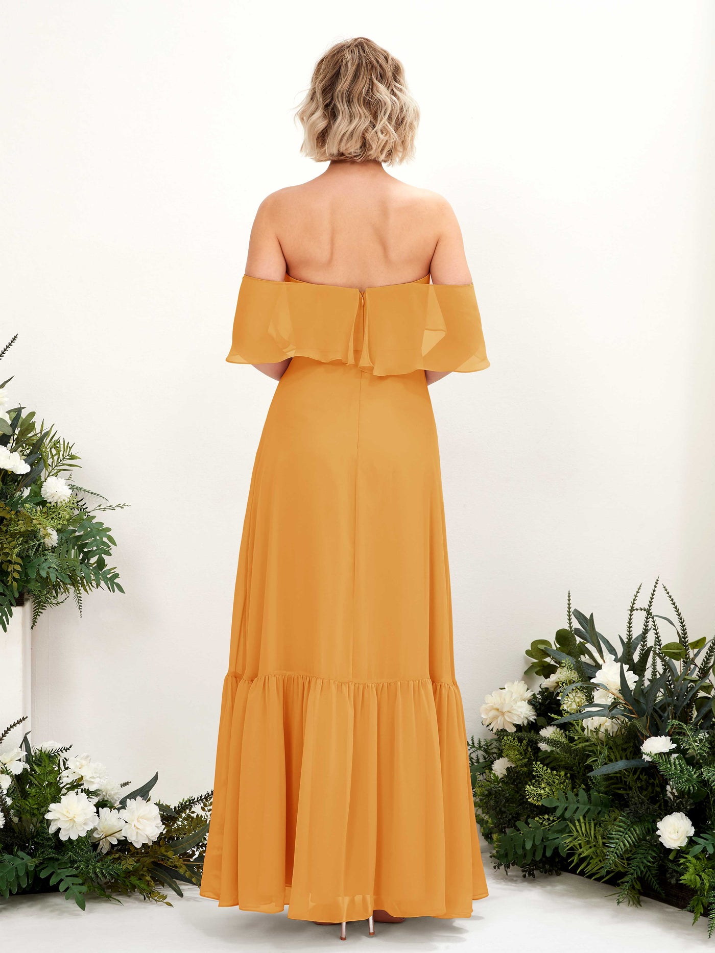 Carlyna Vestido dama de honor Línea A Hombros caídos Hasta el suelo Gasa Mango #color_mango