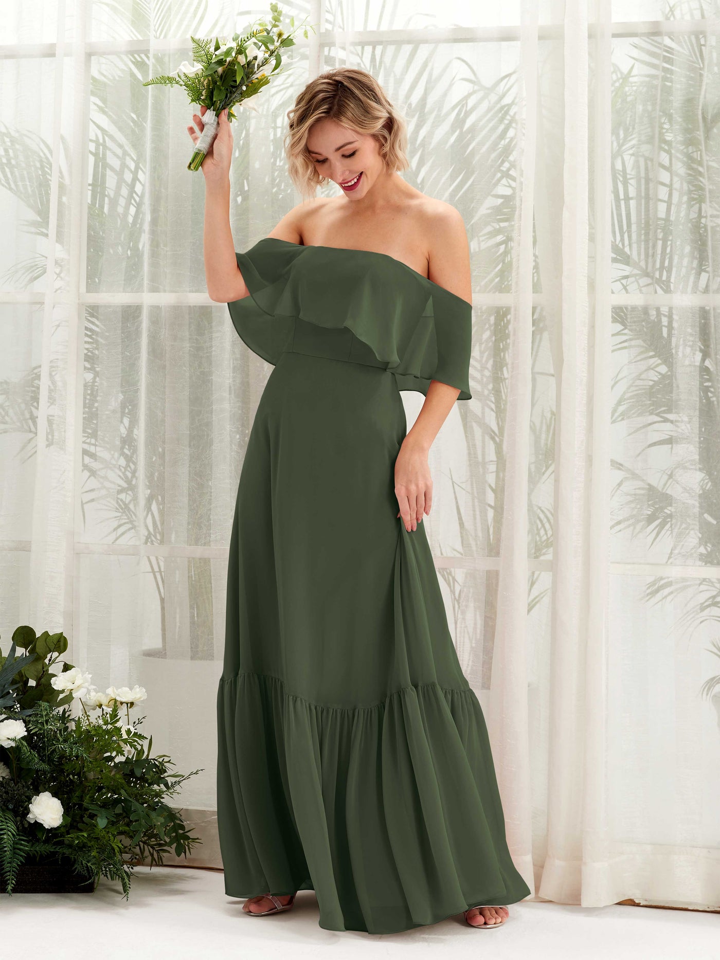 Carlyna Vestido dama de honor Línea A Hombros caídos Hasta el suelo Gasa Oliva Martini #color_oliva-martini