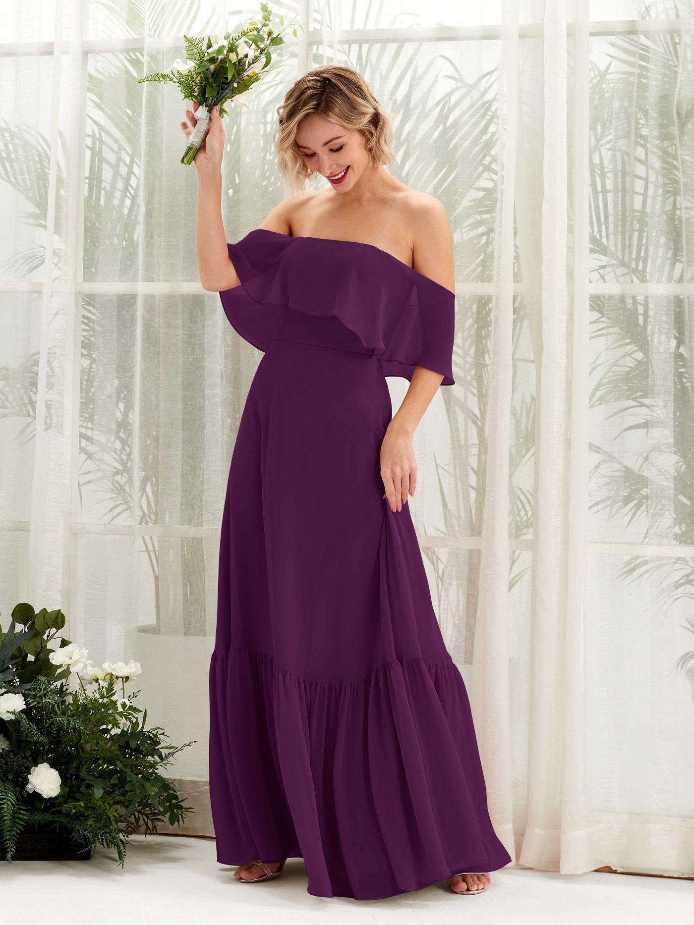 Carlyna Vestido dama de honor Línea A Hombros caídos Hasta el suelo Gasa Uva #color_uva