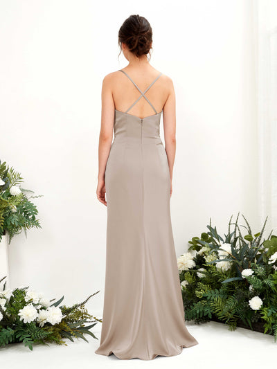 Carlyna Vestido de dama de honor Corte imperial Escote drapeado Hasta el suelo Taupe #color_taupe