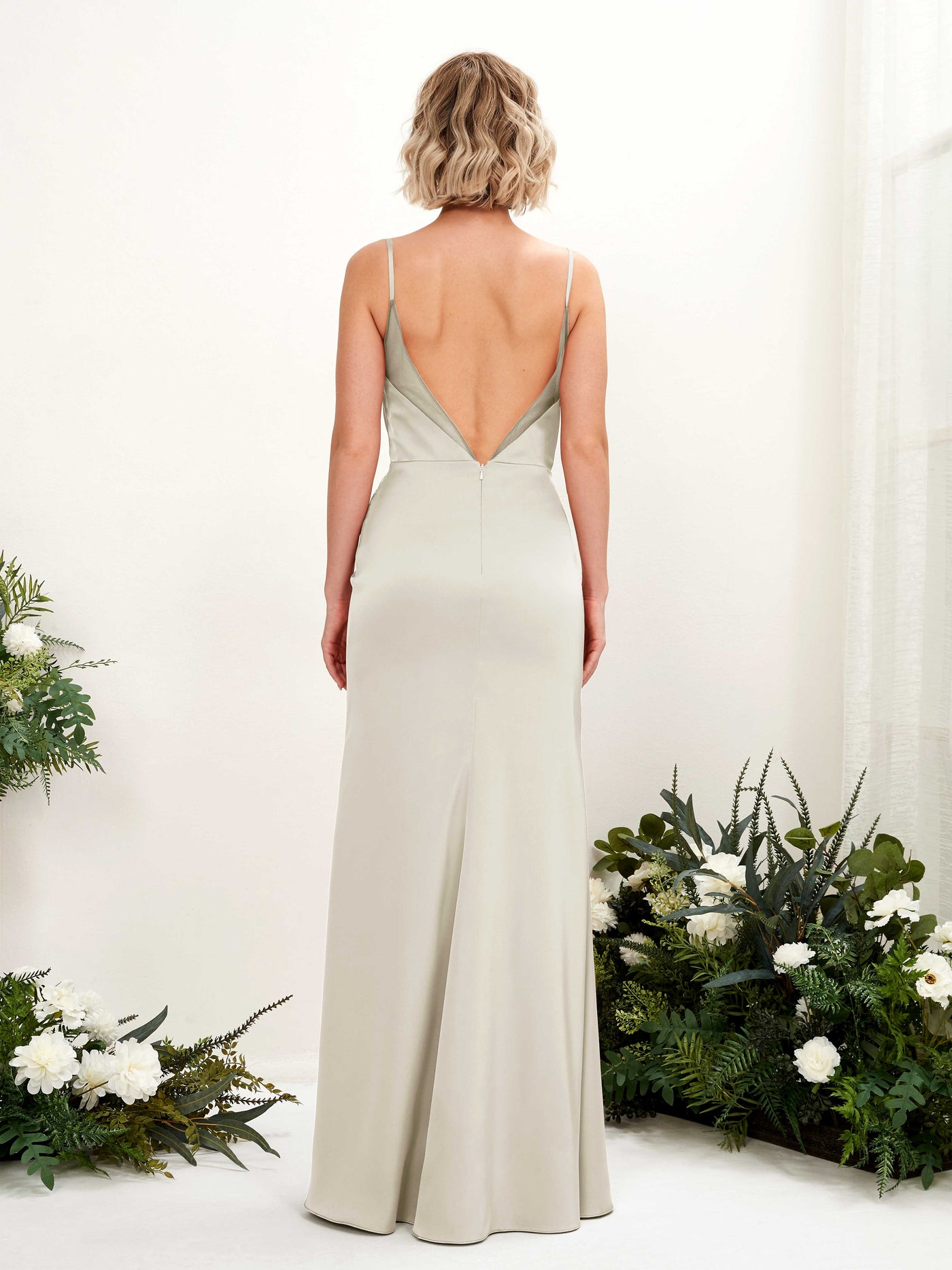 Carlyna Vestido de dama de honor corte sirena escote drapeado hendidura pierna Champán #color_champ-n