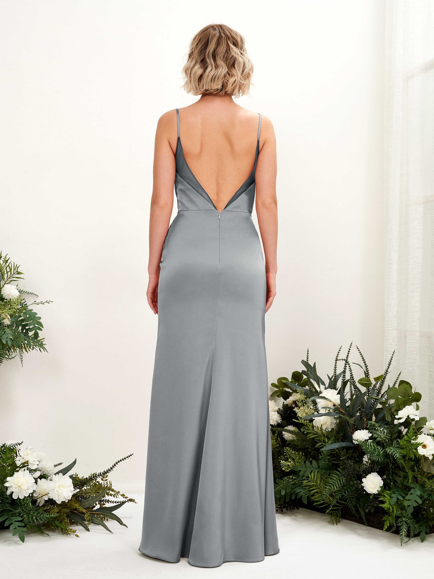 Carlyna Vestido de dama de honor corte sirena escote drapeado hendidura pierna Gris Acero #color_gris-acero