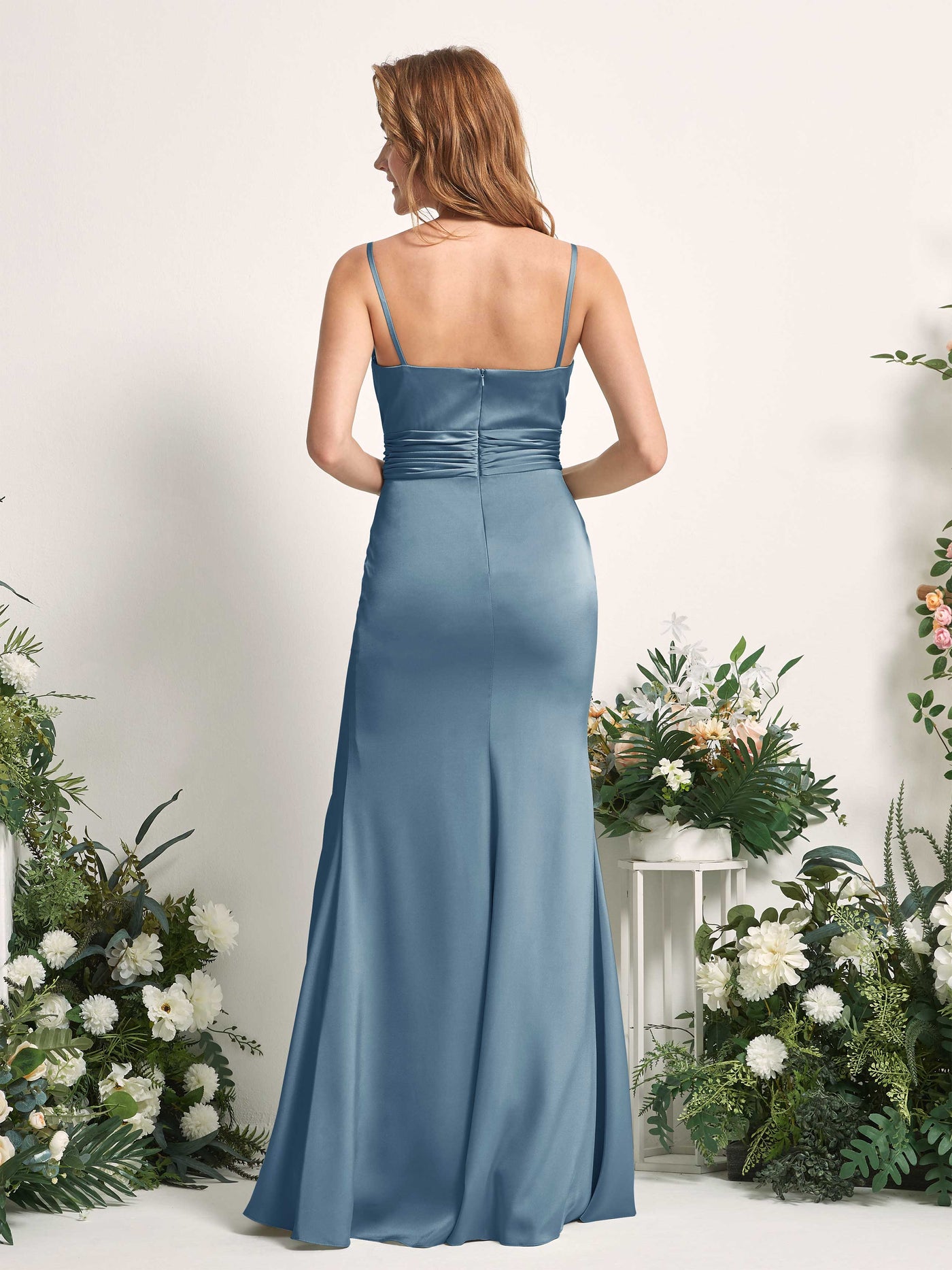 Carlyna Vestido de dama de honor corte sirena escote redondo fruncido hendidura pierna Azul Tinta #color_azul-tinta