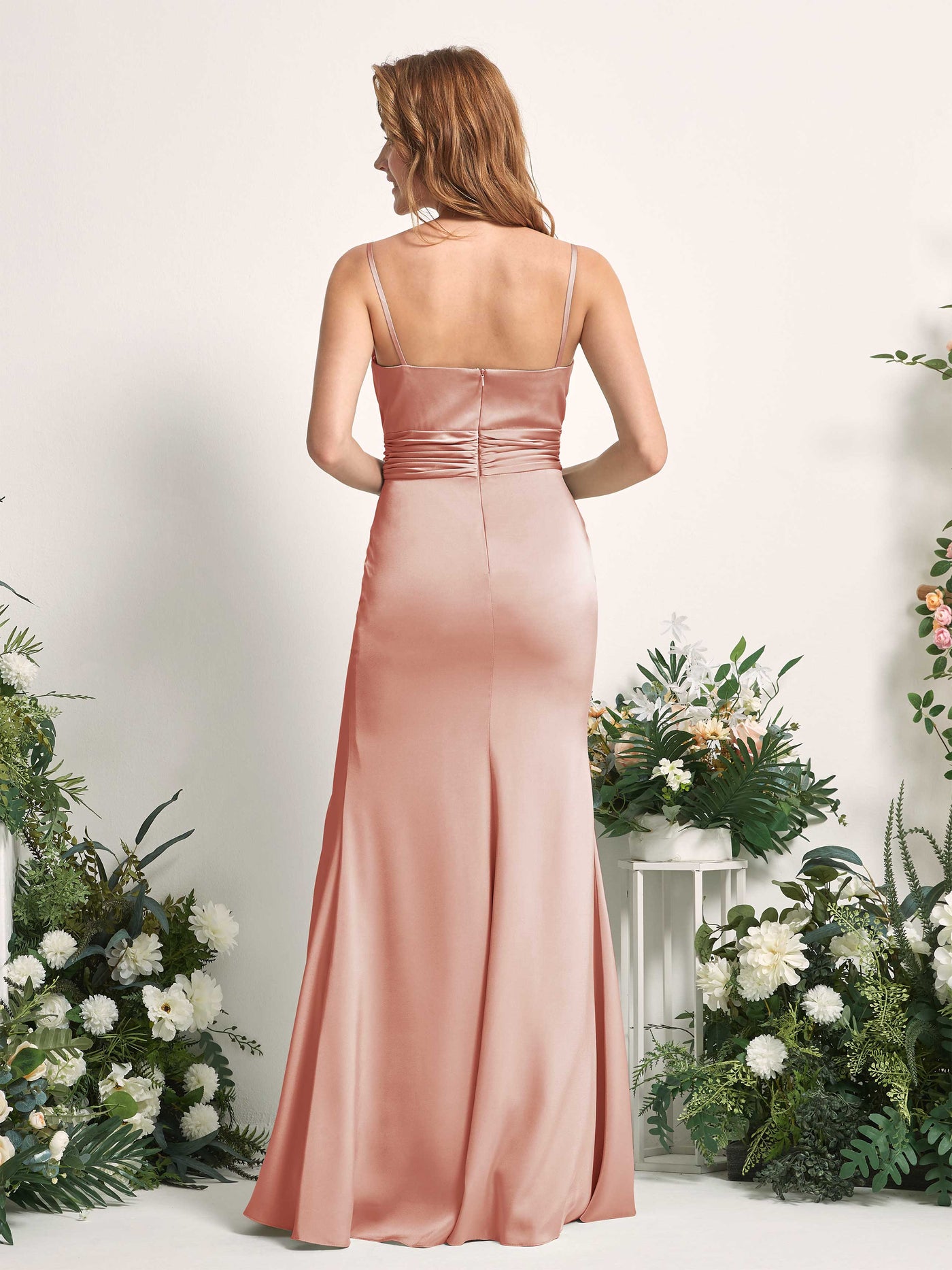 Carlyna Vestido de dama de honor corte sirena escote redondo fruncido hendidura pierna Cantalupo #color_cantalupo