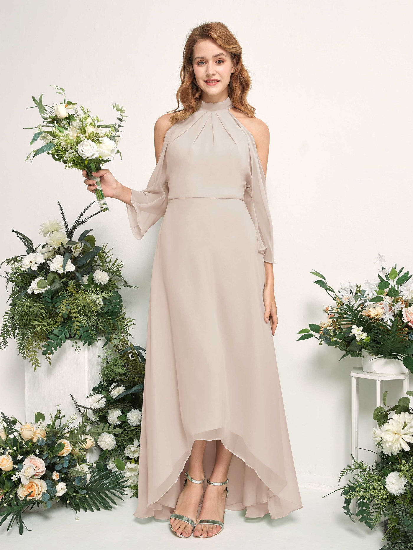 Carlyna Vestido de dama de honor línea A cuello redondo hasta el suelo gasa Champán #color_champ-n