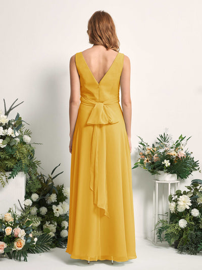 Carlyna Vestido de dama de honor línea A escote en V hasta el suelo Amarillo Mostaza #color_amarillo-mostaza