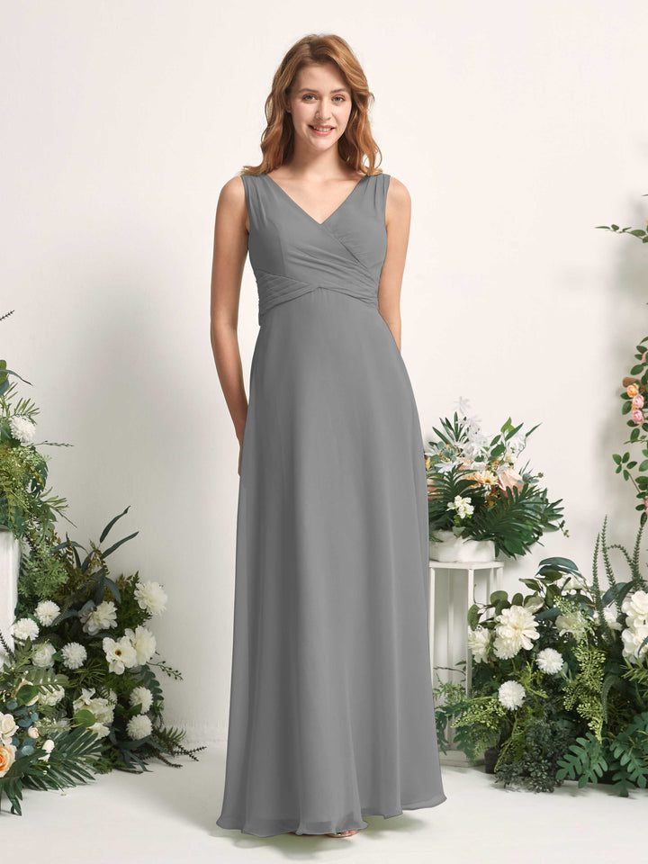 Carlyna Vestido de dama de honor línea A escote en V hasta el suelo Gris Acero 