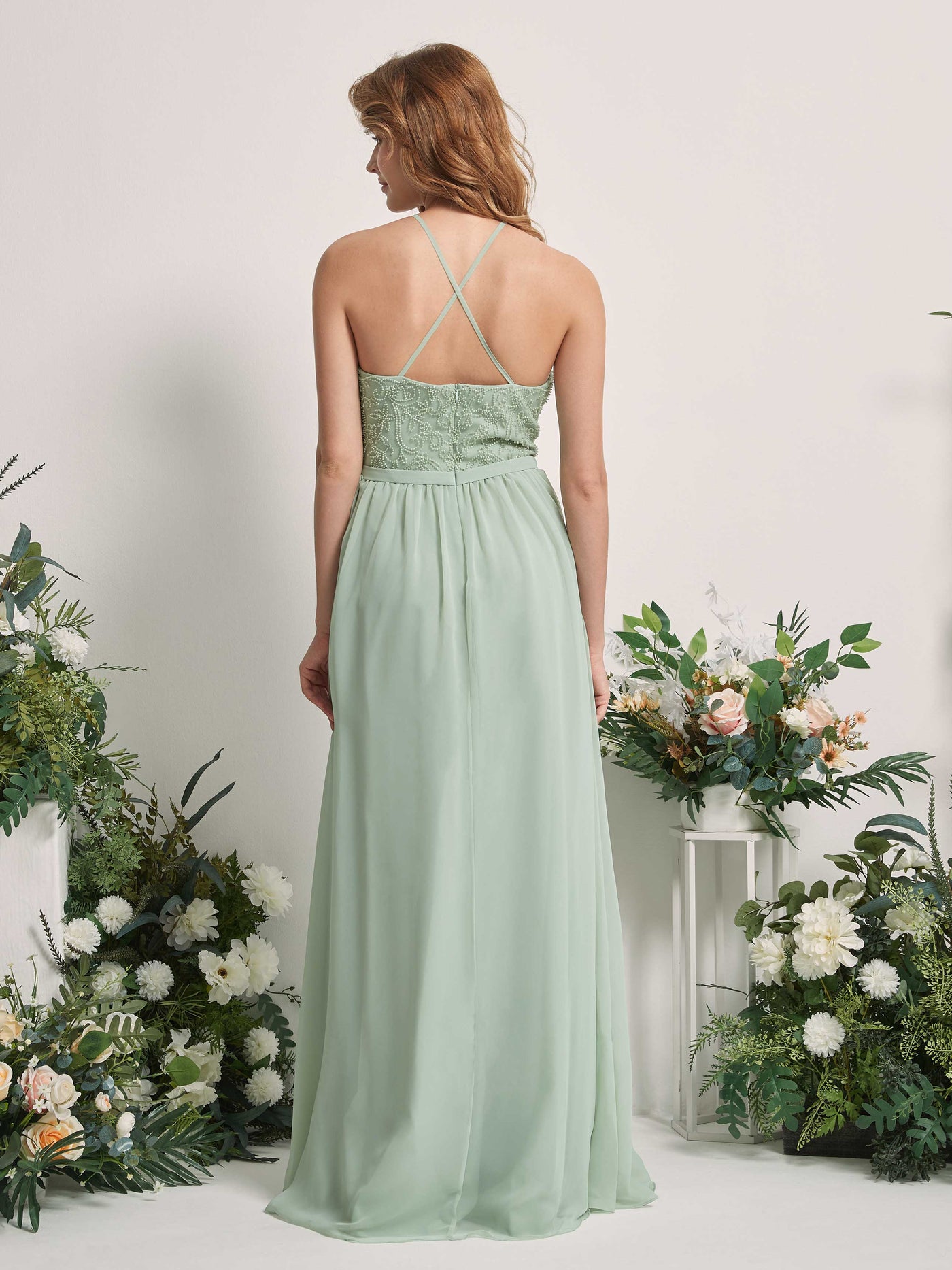 Carlyna Vestido de dama de honor línea A escote ilusión hasta el suelo Verde Salvia #color_verde-salvia