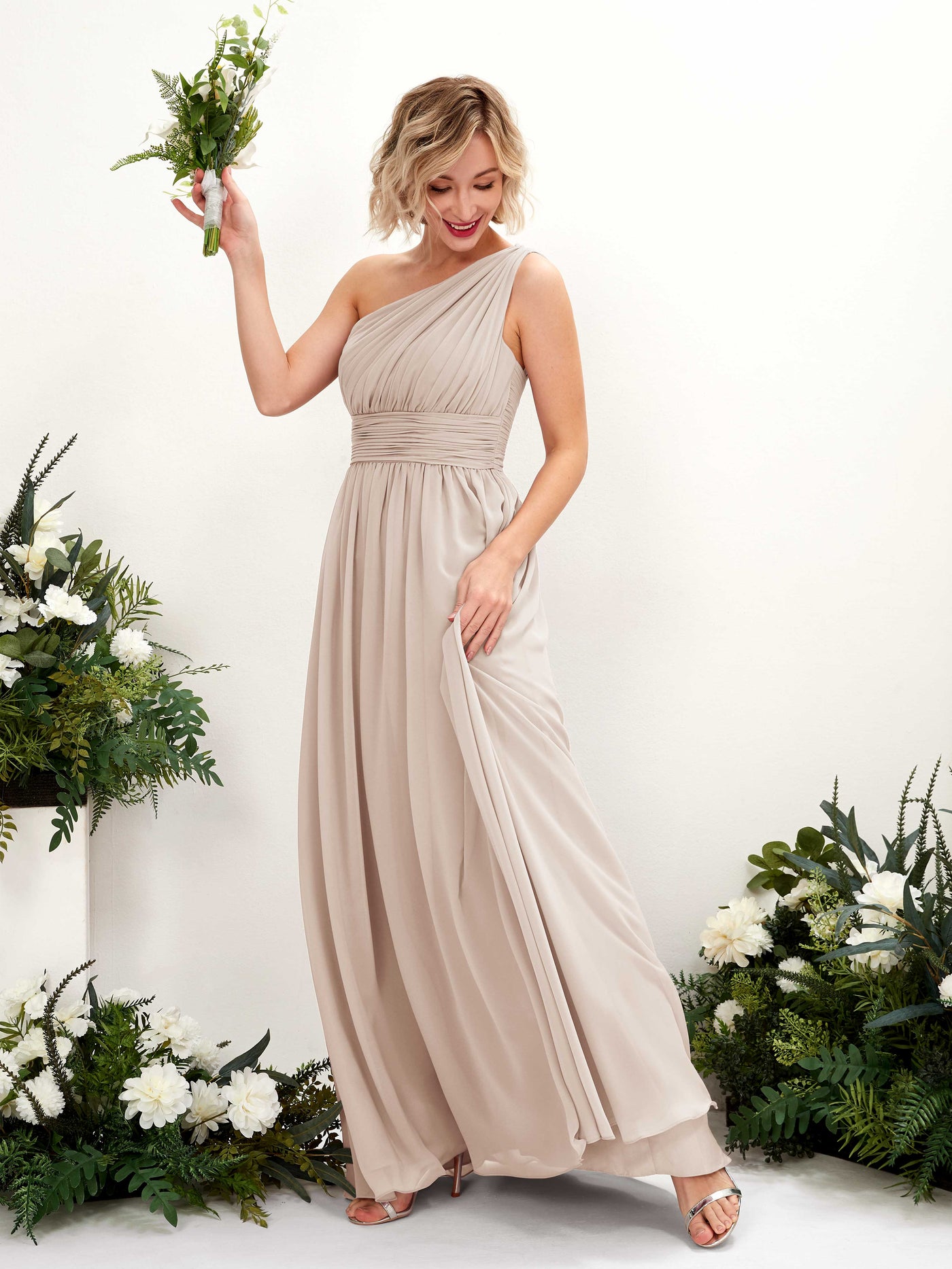 Carlyna Vestido de dama de honor línea A fruncido un hombro longitud hasta el suelo Champán #color_champ-n