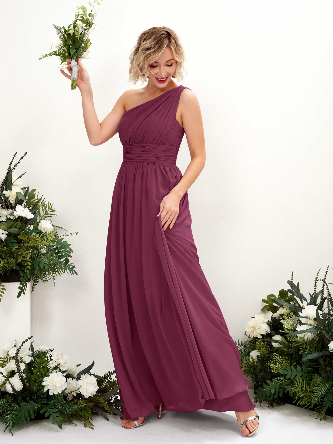 Carlyna Vestido de dama de honor línea A fruncido un hombro longitud hasta el suelo Chianti #color_chianti