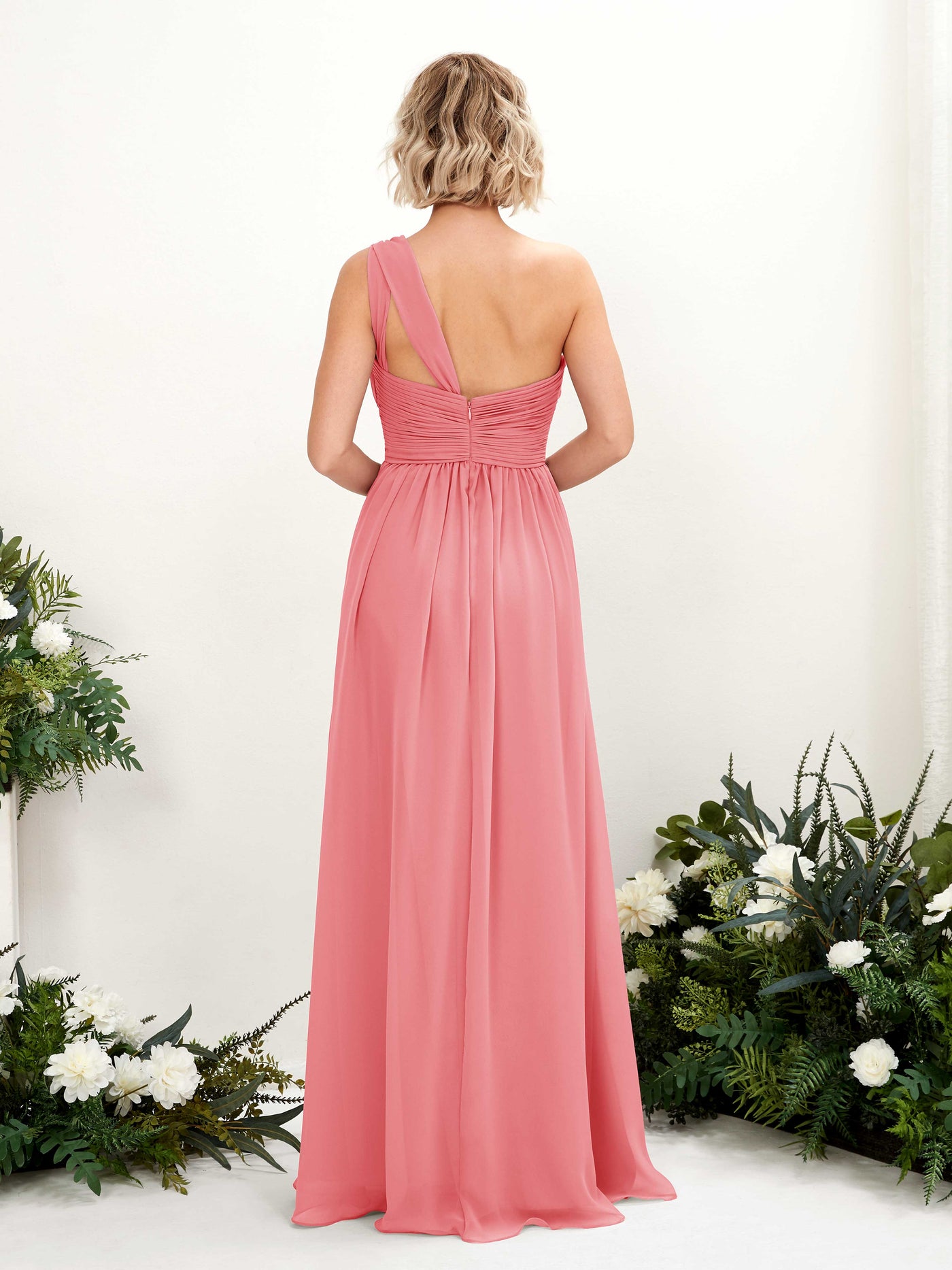 Carlyna Vestido de dama de honor línea A fruncido un hombro longitud hasta el suelo Rosa Coral #color_rosa-coral