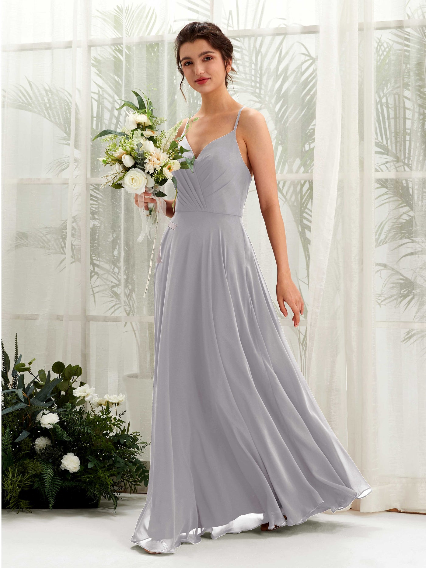 Carlyna Vestido de línea A escote en V con tirantes finos hasta el suelo vestido de dama de honor Gris Paloma #color_gris-paloma