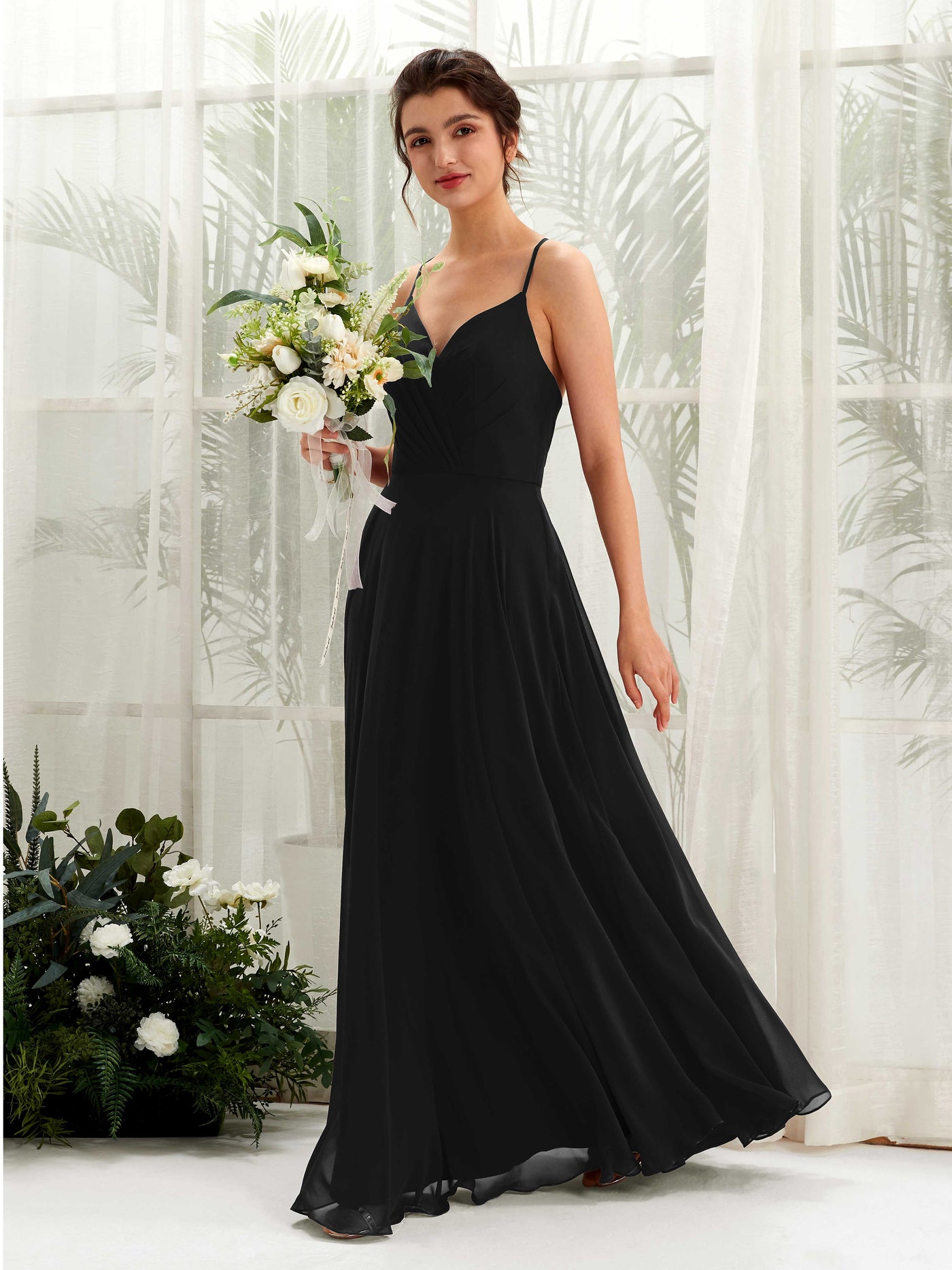 Carlyna Vestido de línea A escote en V con tirantes finos hasta el suelo vestido de dama de honor Negro #color_negro