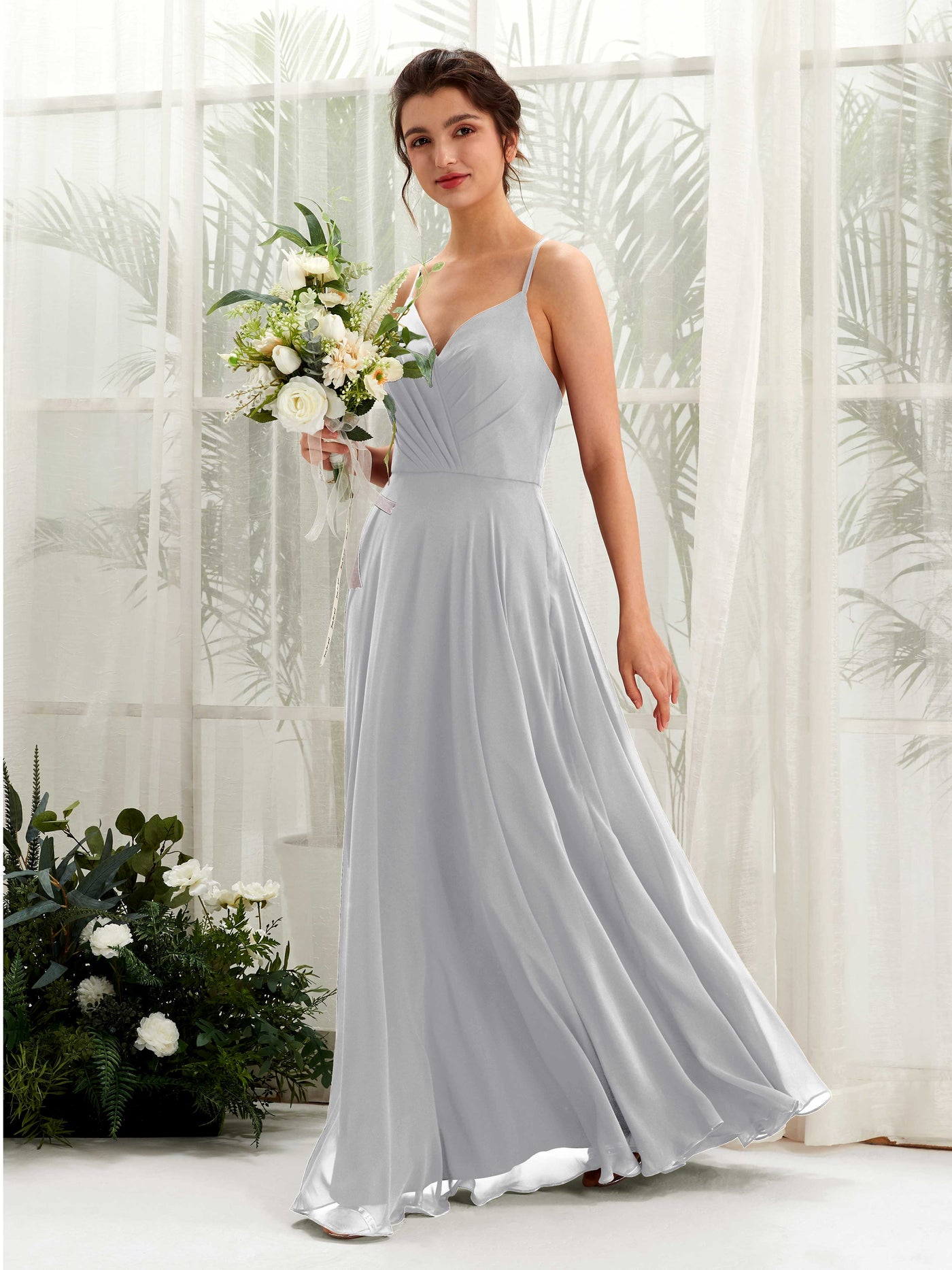 Carlyna Vestido de línea A escote en V con tirantes finos hasta el suelo vestido de dama de honor Plata #color_plata