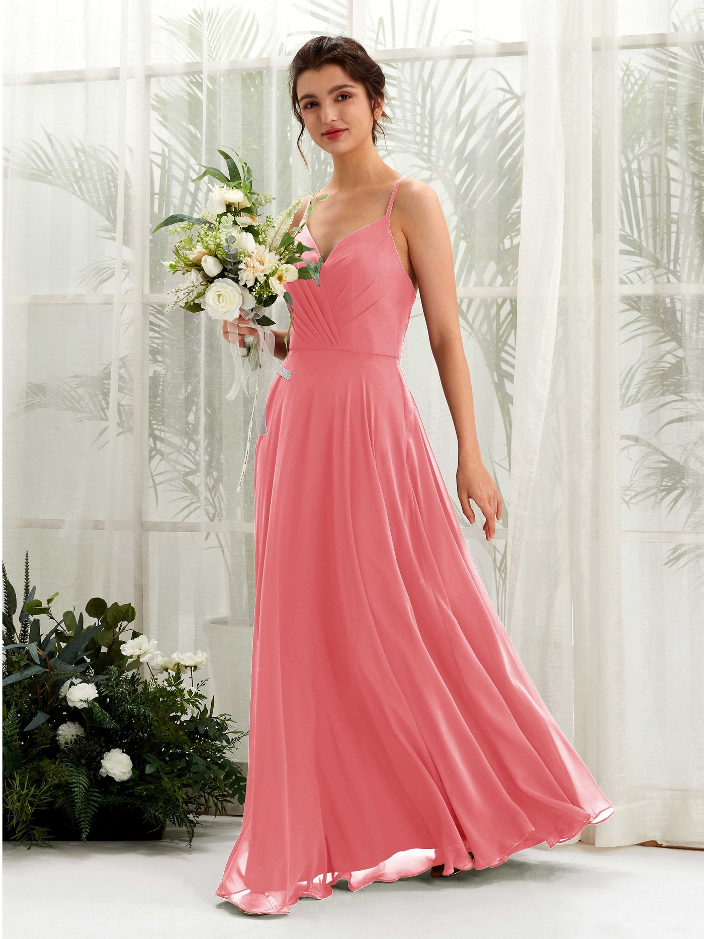 Carlyna Vestido de línea A escote en V con tirantes finos hasta el suelo vestido de dama de honor Rosa Coral #color_rosa-coral