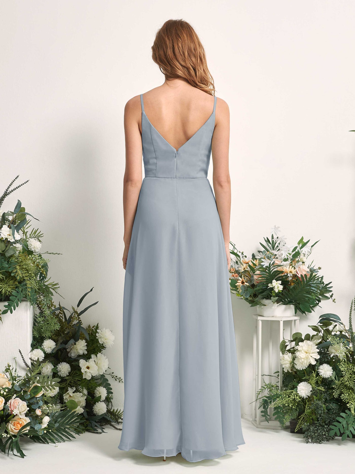 Carlyna Vestido de línea A escote en V hasta el suelo gasa dama de honor Azul Empolvado Mejorado #color_azul-empolvado-mejorado