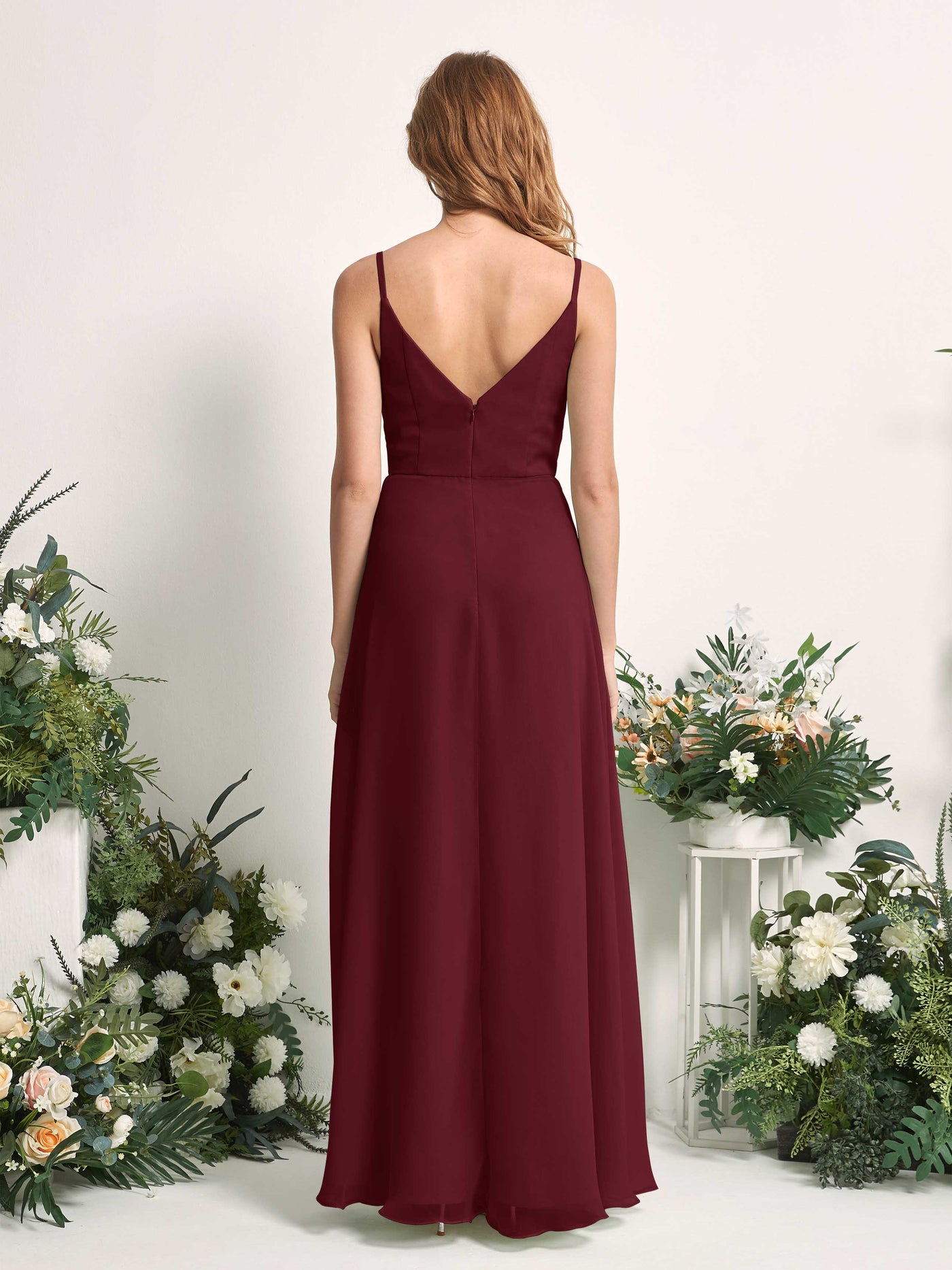 Carlyna Vestido de línea A escote en V hasta el suelo gasa dama de honor Borgoña #color_borgo-a