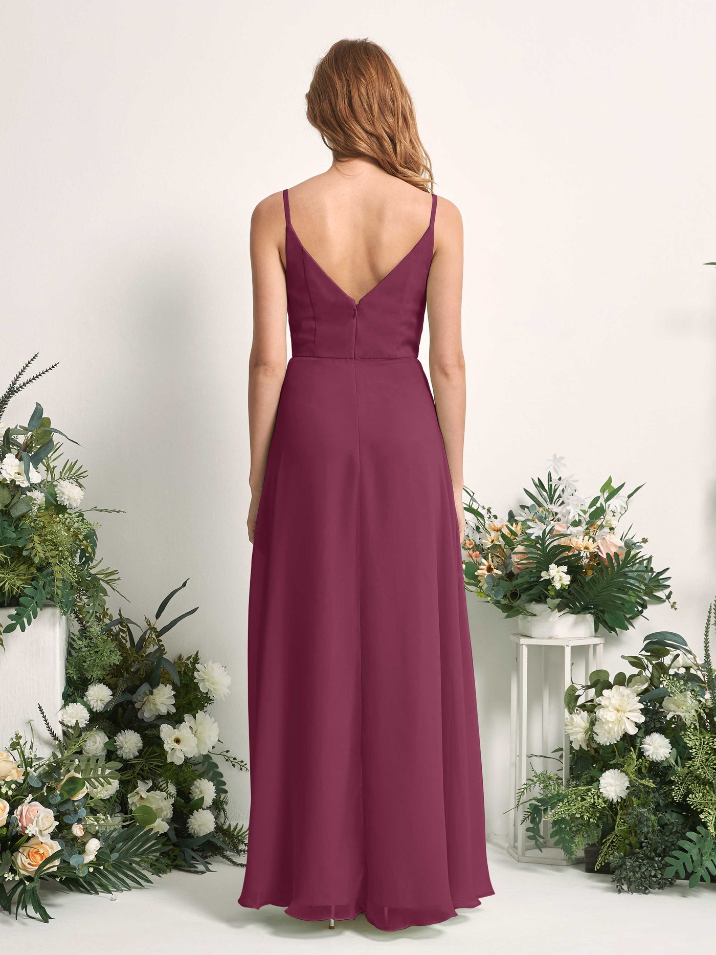 Carlyna Vestido de línea A escote en V hasta el suelo gasa dama de honor Chianti #color_chianti