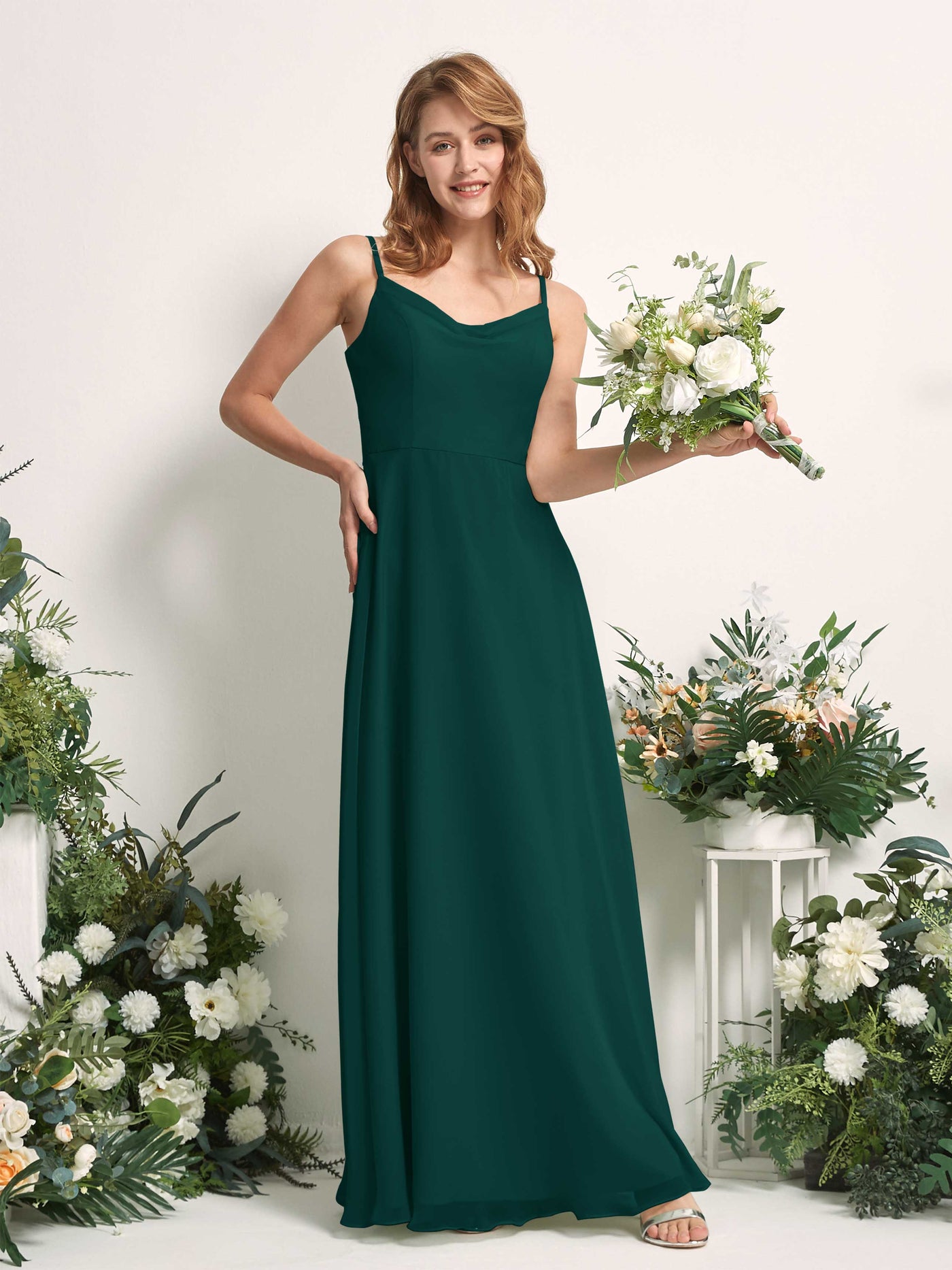 Carlyna Vestido de línea A escote en V hasta el suelo gasa dama de honor Esmeralda Oscuro #color_esmeralda-oscuro