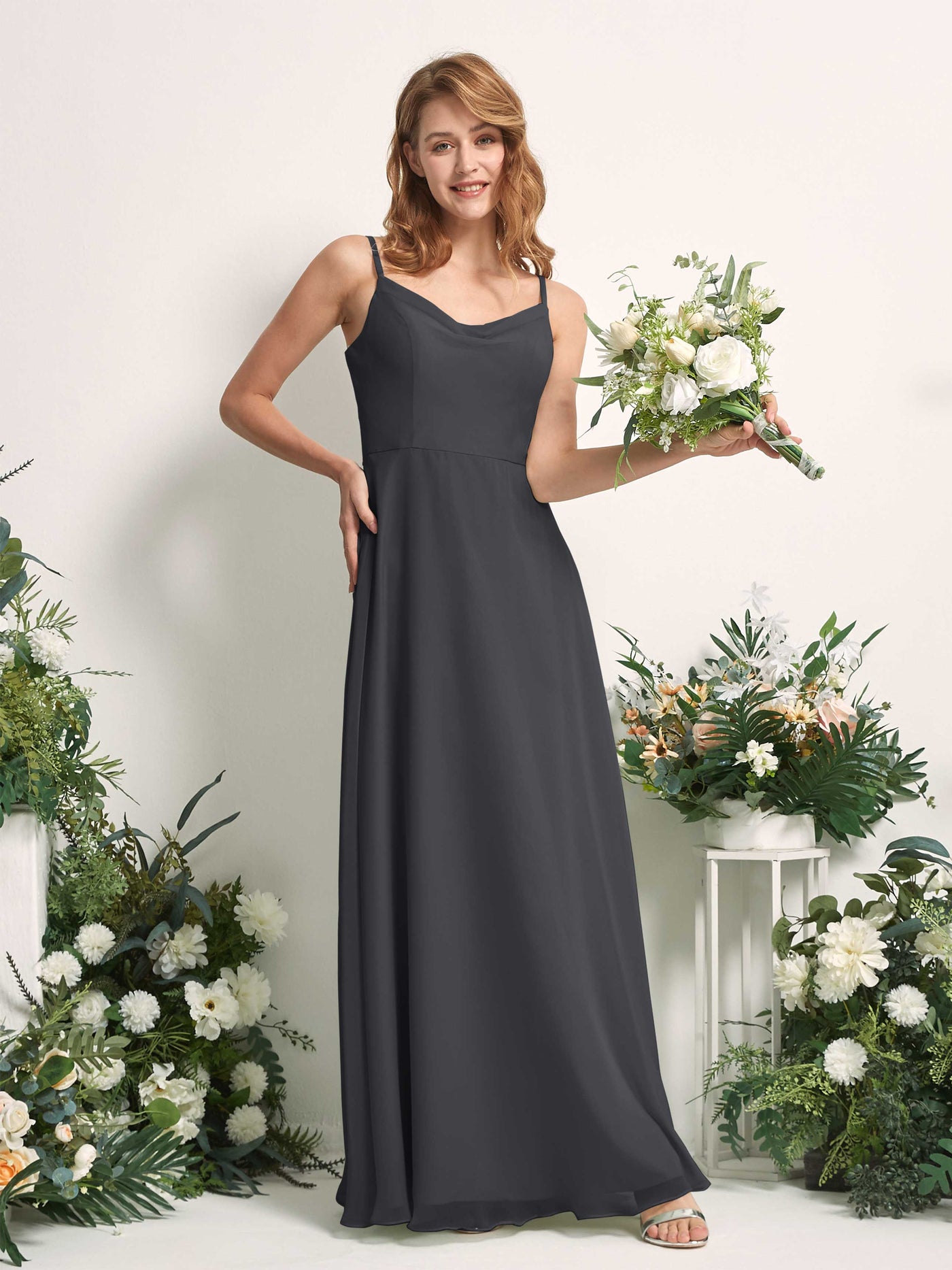 Carlyna Vestido de línea A escote en V hasta el suelo gasa dama de honor Peltre #color_peltre