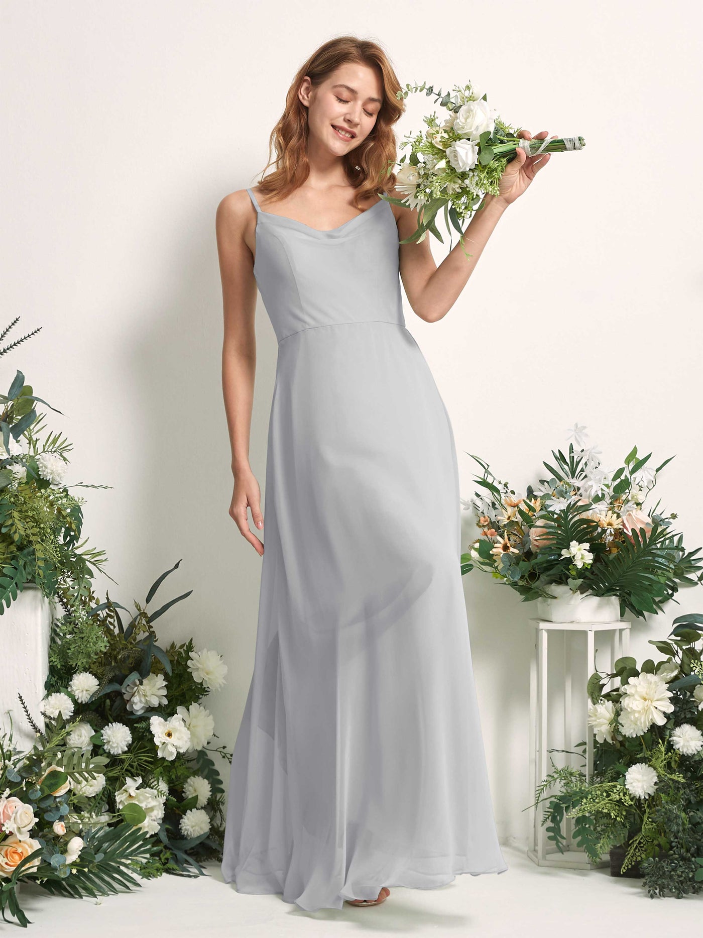 Carlyna Vestido de línea A escote en V hasta el suelo gasa dama de honor Plata #color_plata