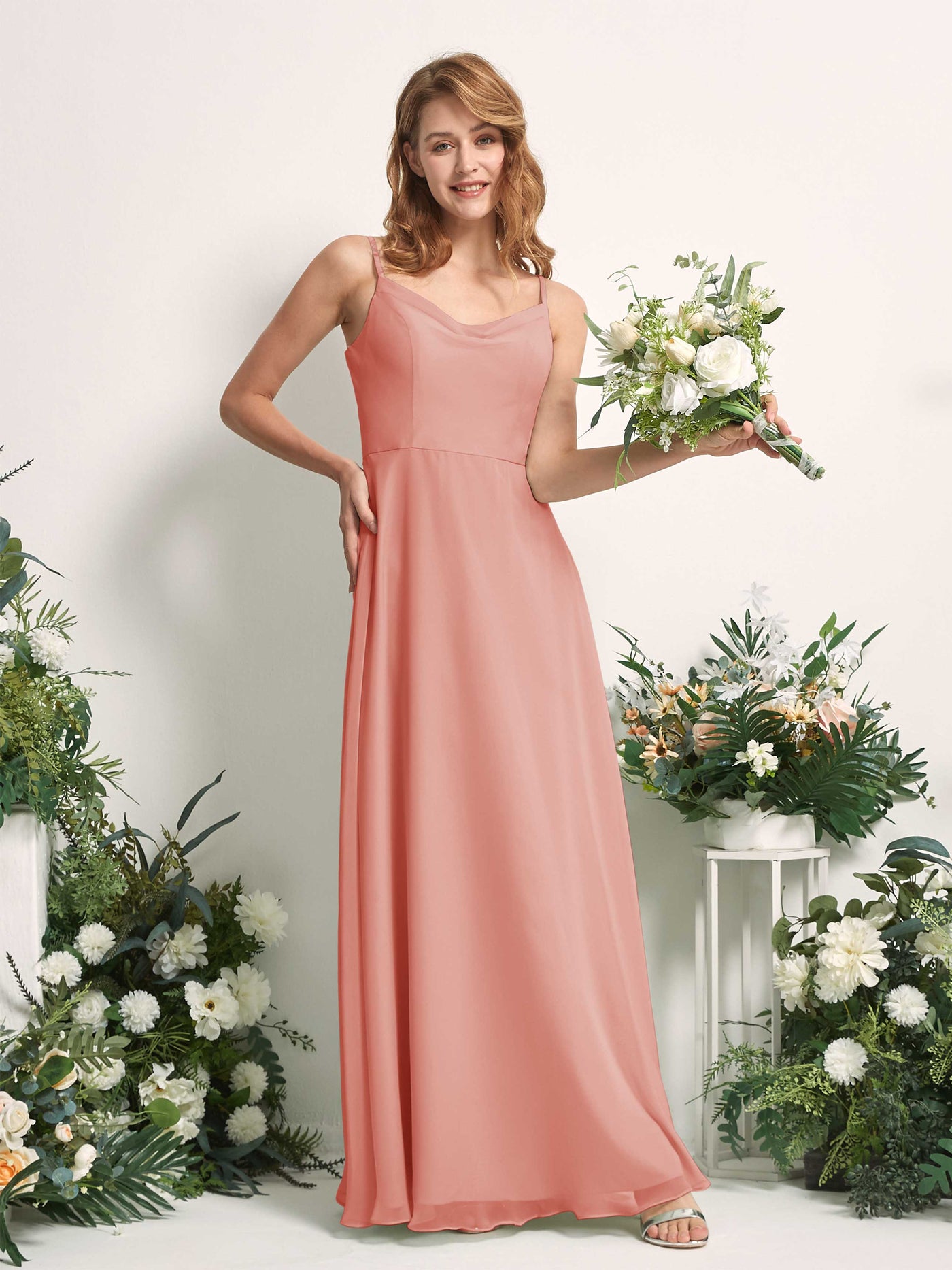 Carlyna Vestido de línea A escote en V hasta el suelo gasa dama de honor Rosa Champán #color_rosa-champ-n